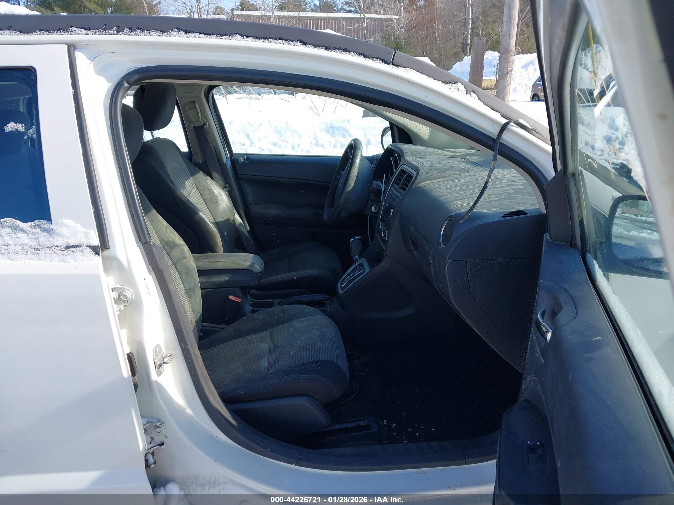 DODGE CALIBER image 5