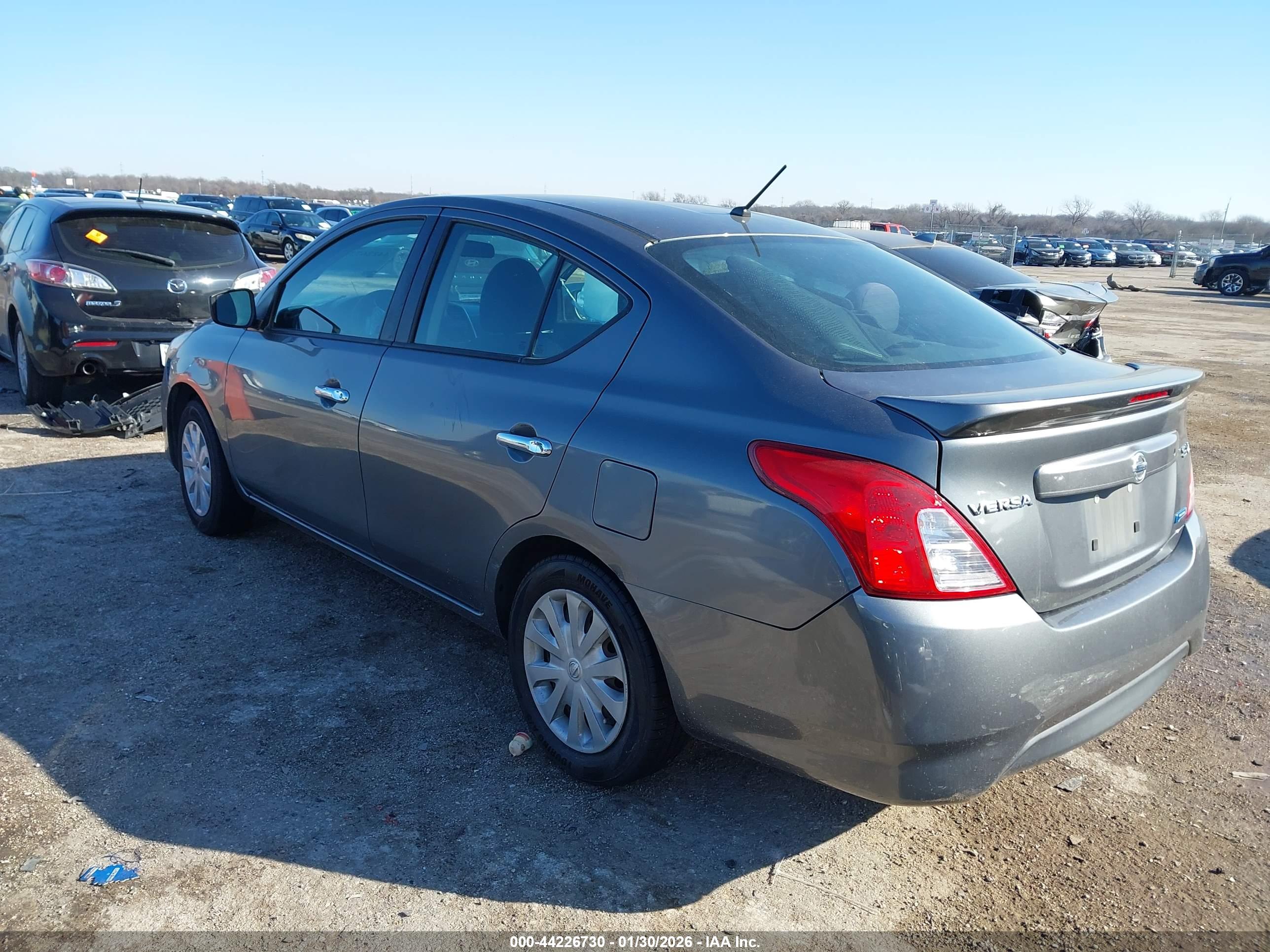 NISSAN VERSA image 3