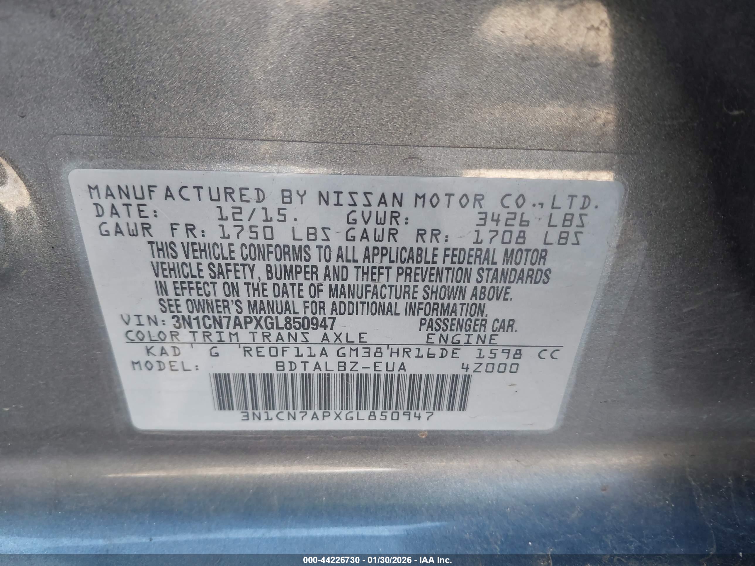 NISSAN VERSA image 9
