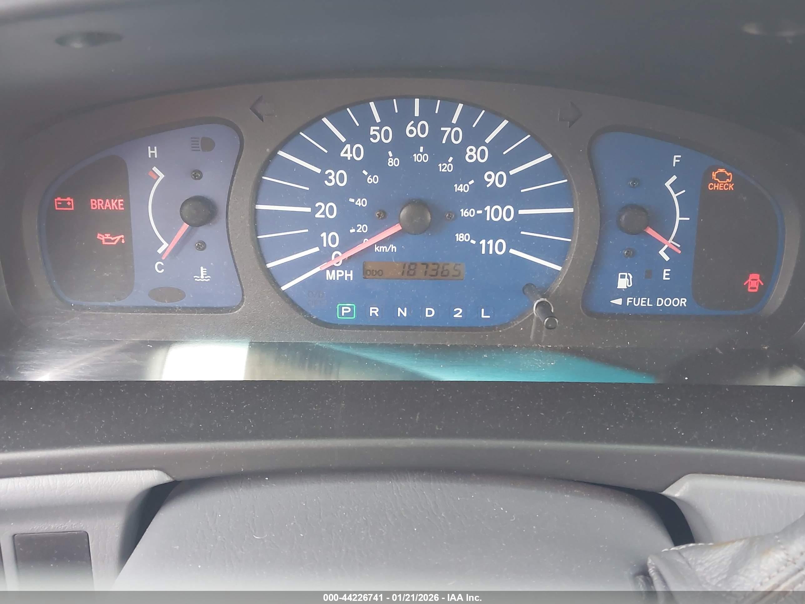 TOYOTA SIENNA image 7