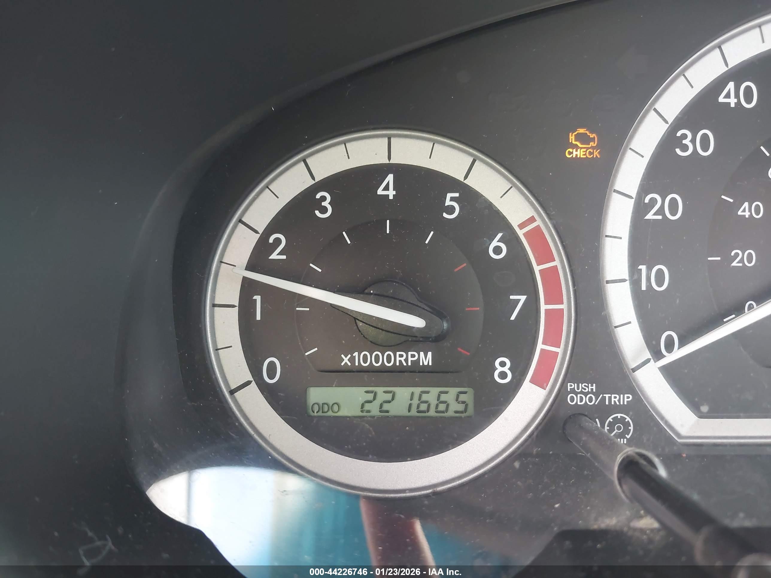 TOYOTA SIENNA image 7
