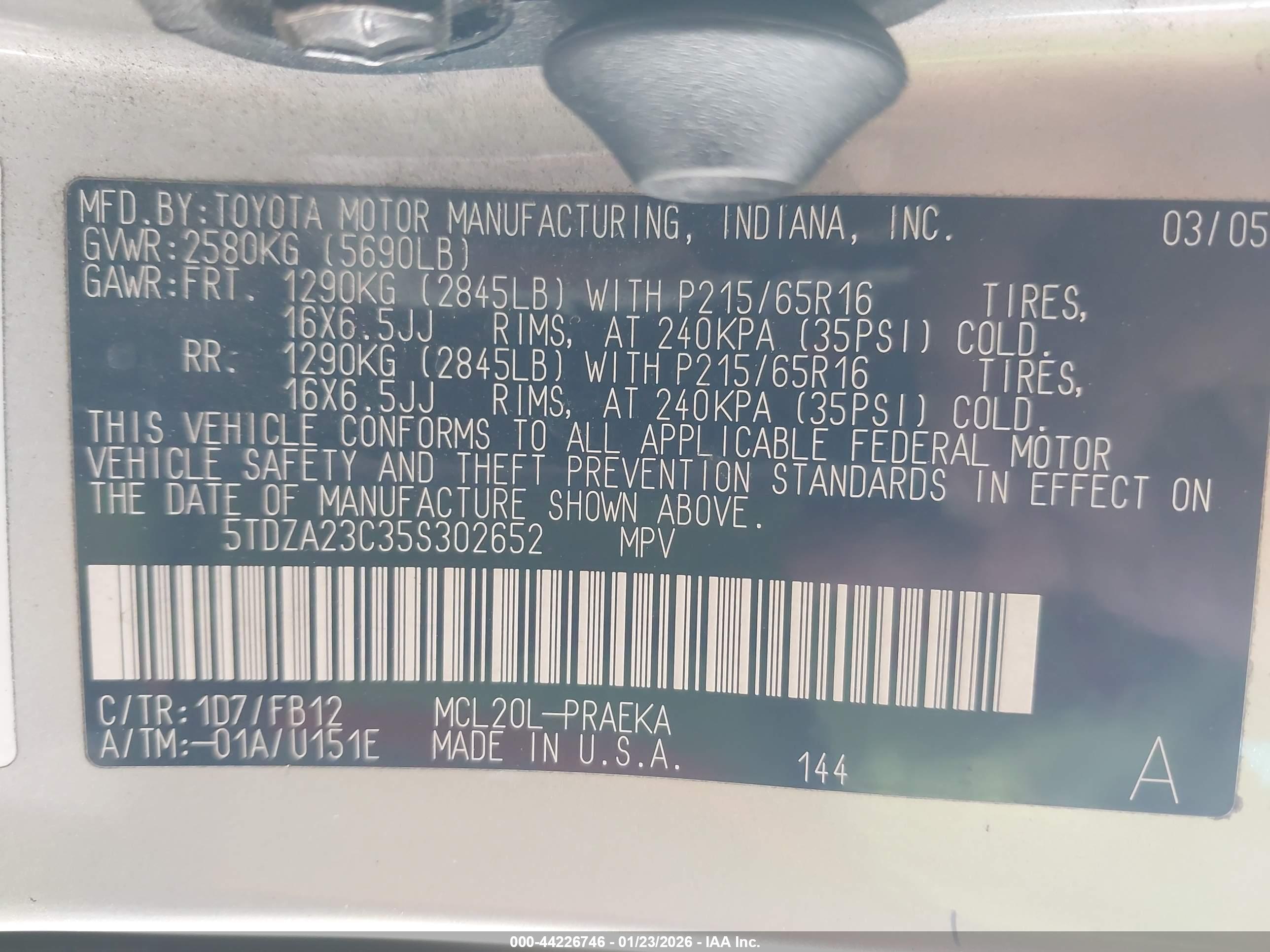 TOYOTA SIENNA image 9