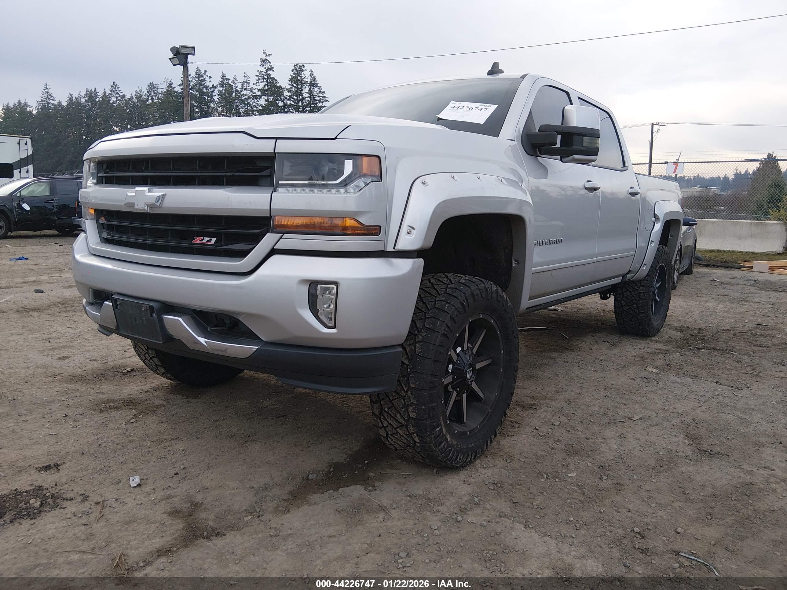 CHEVROLET SILVERADO image 2