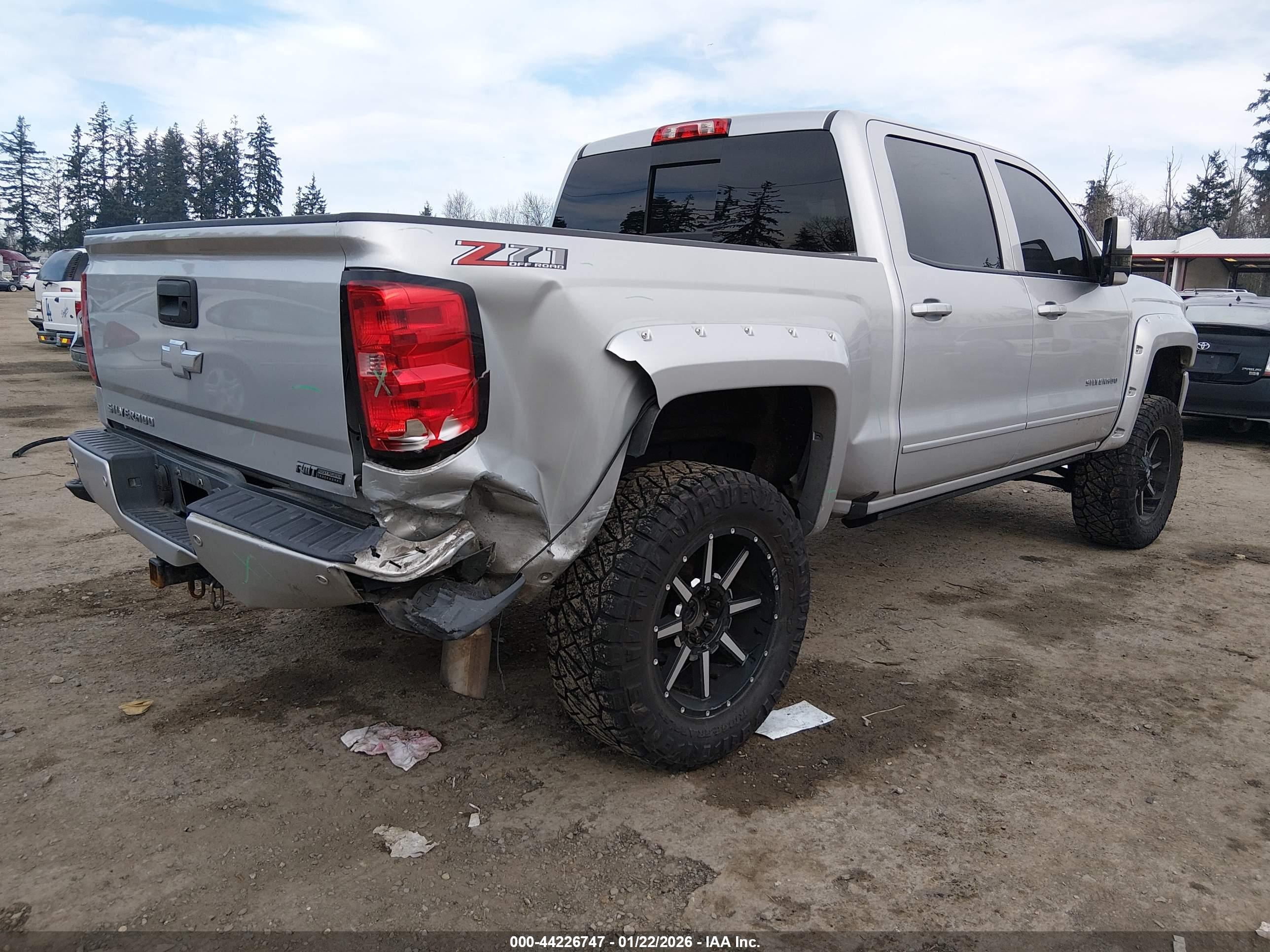 CHEVROLET SILVERADO image 4