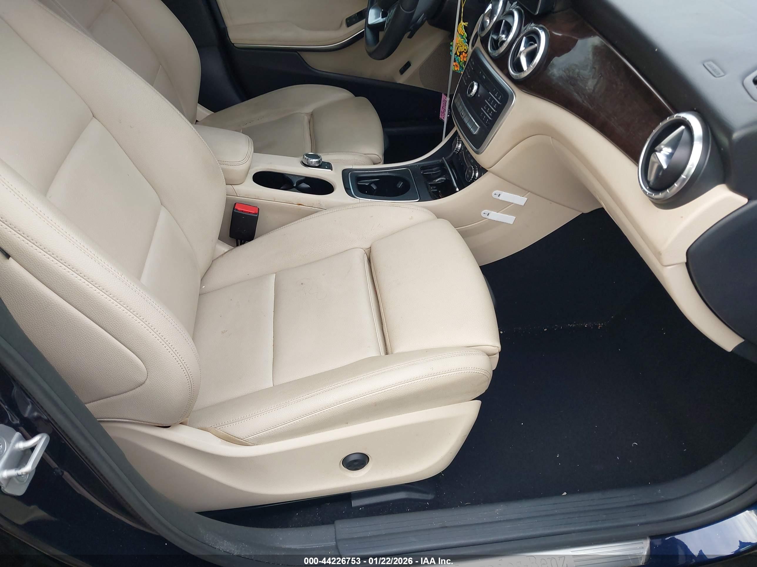 MERCEDES-BENZ CLA image 5