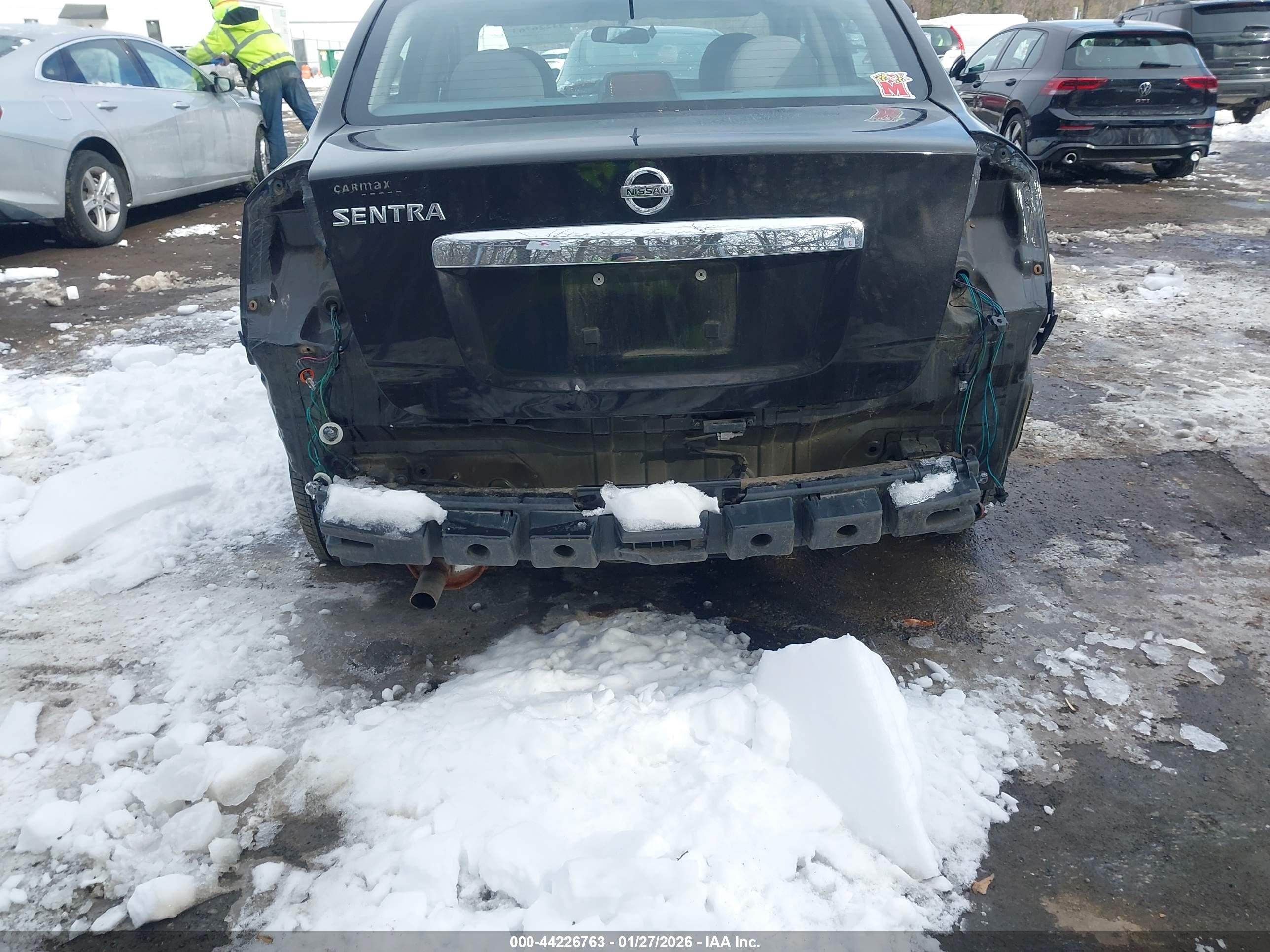 NISSAN SENTRA image 6
