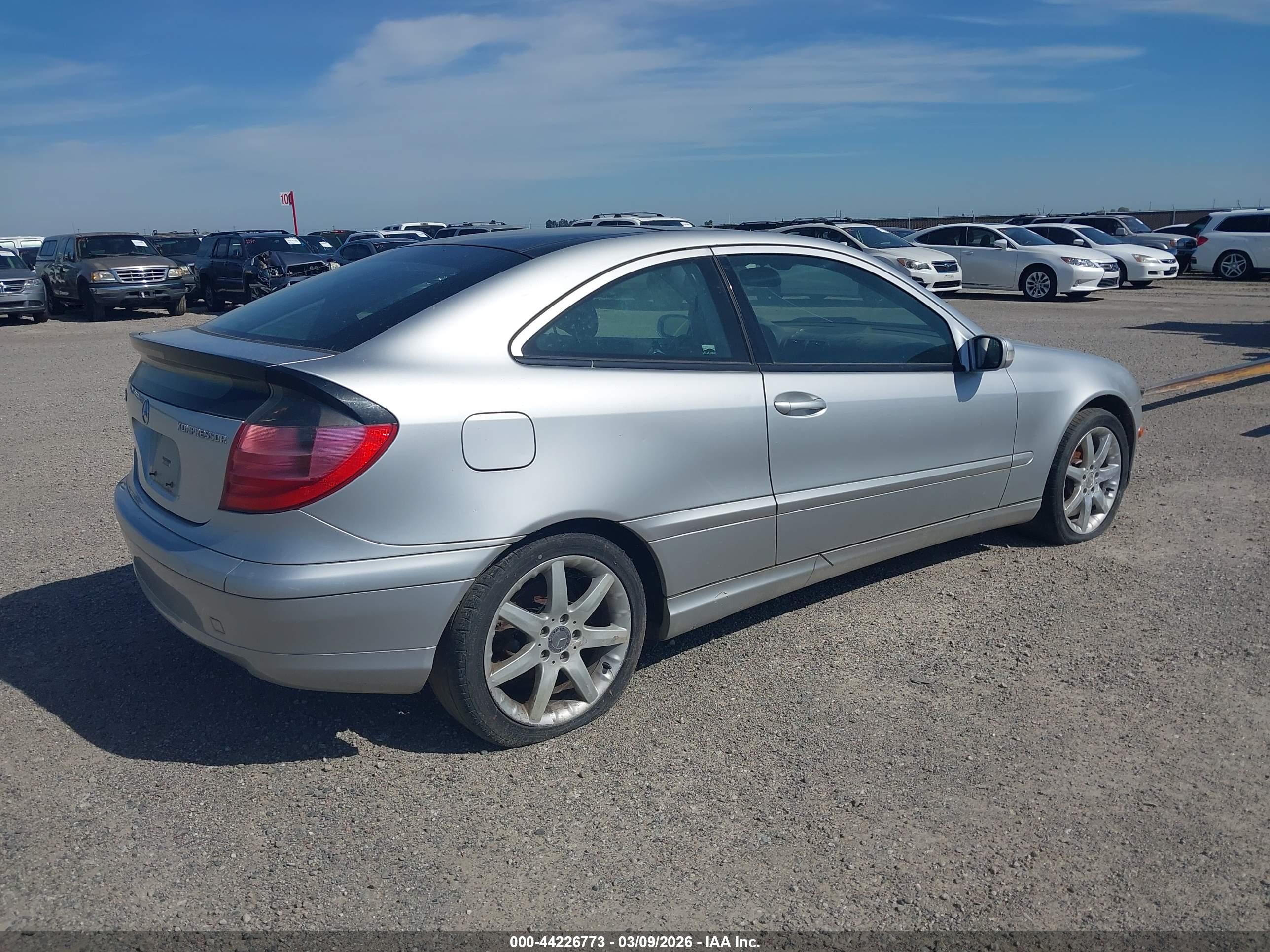 MERCEDES-BENZ C image 4