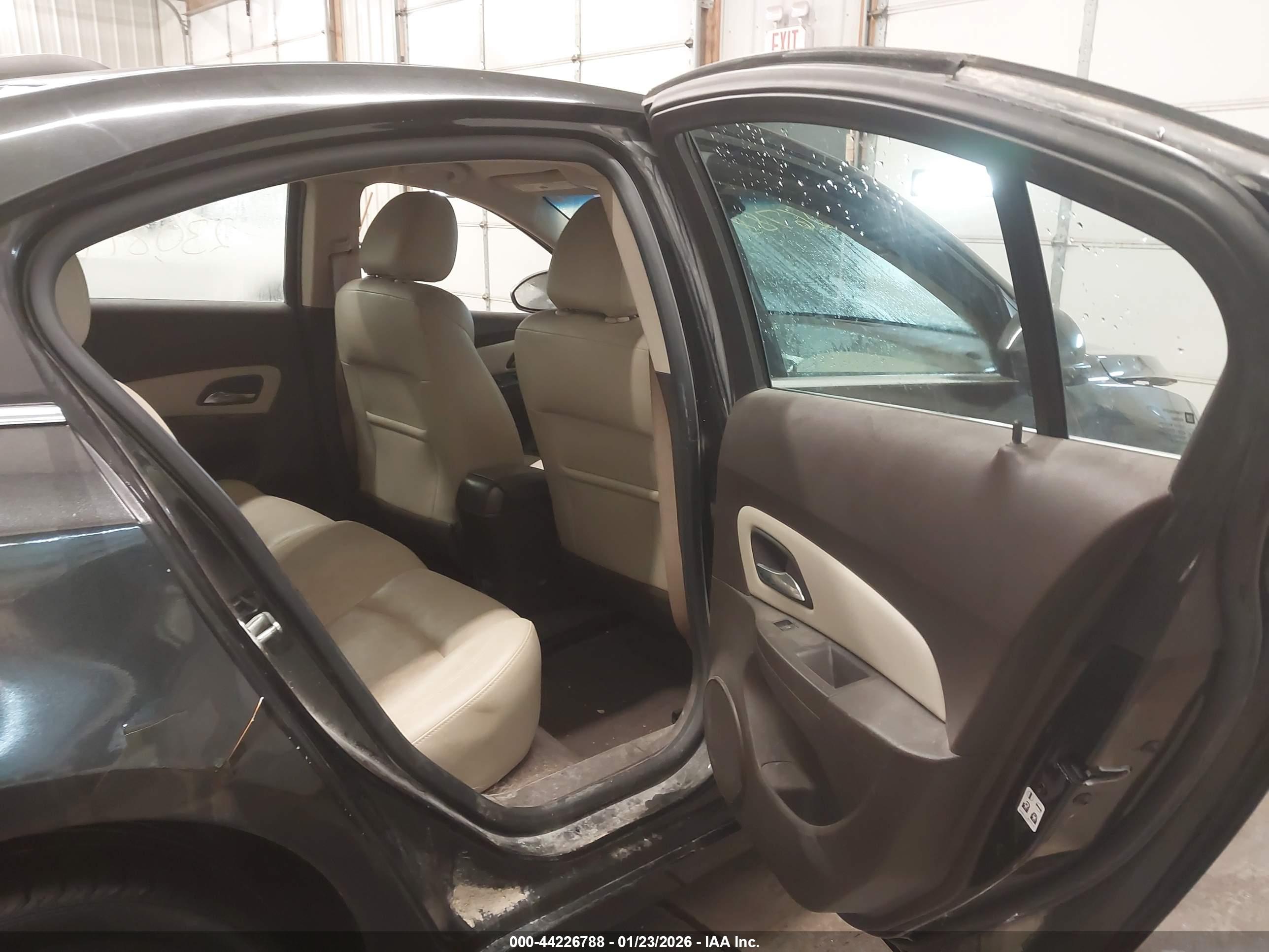 CHEVROLET CRUZE image 8