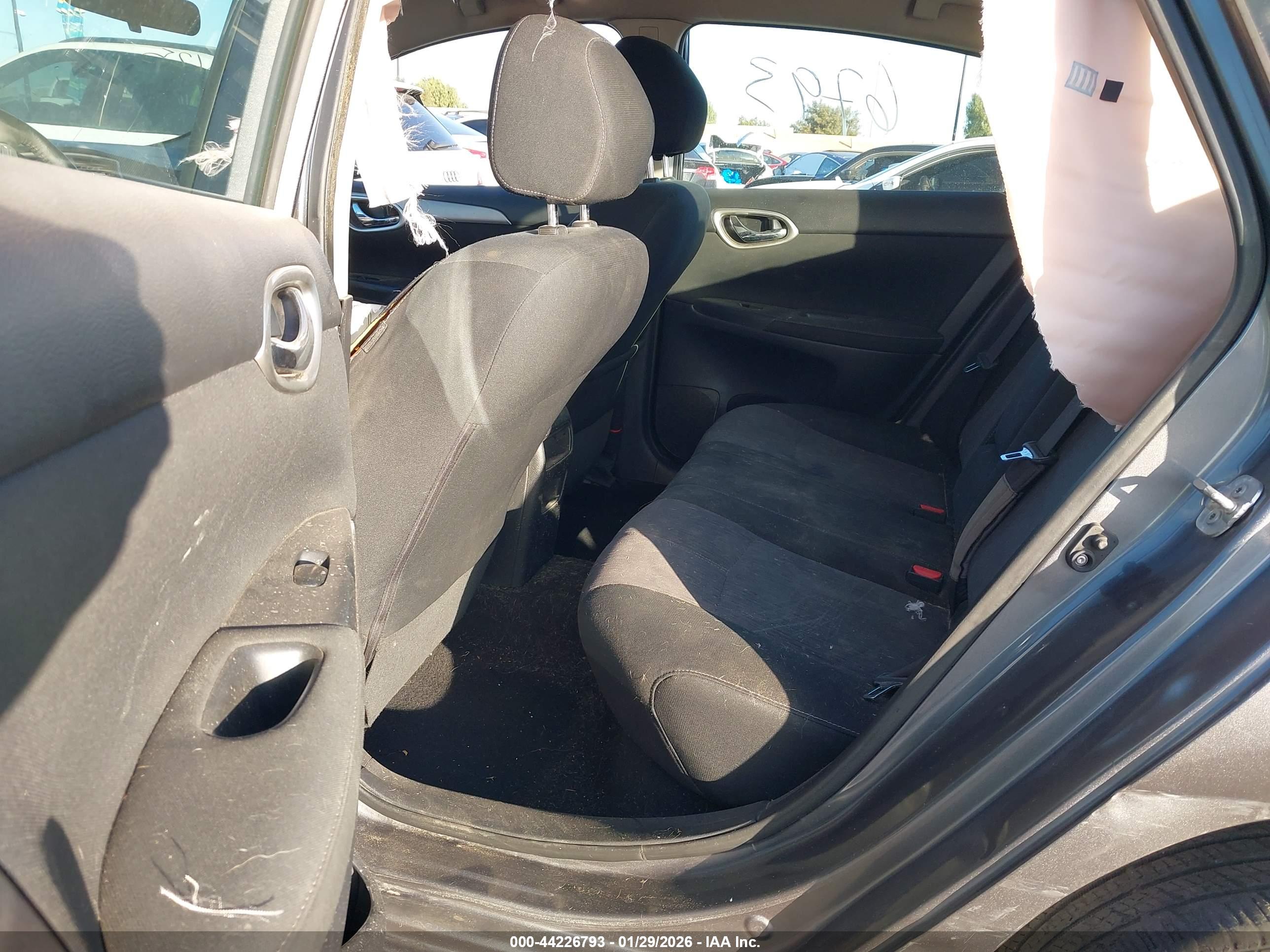 NISSAN SENTRA image 8