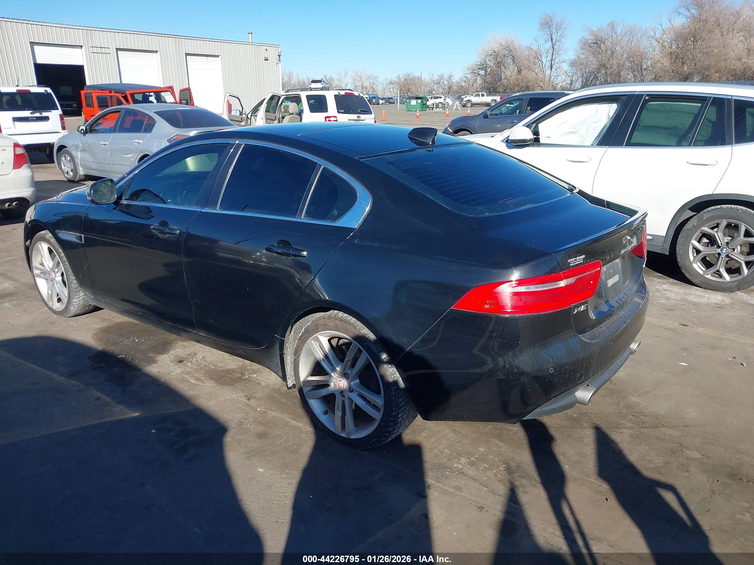 JAGUAR XE image 3