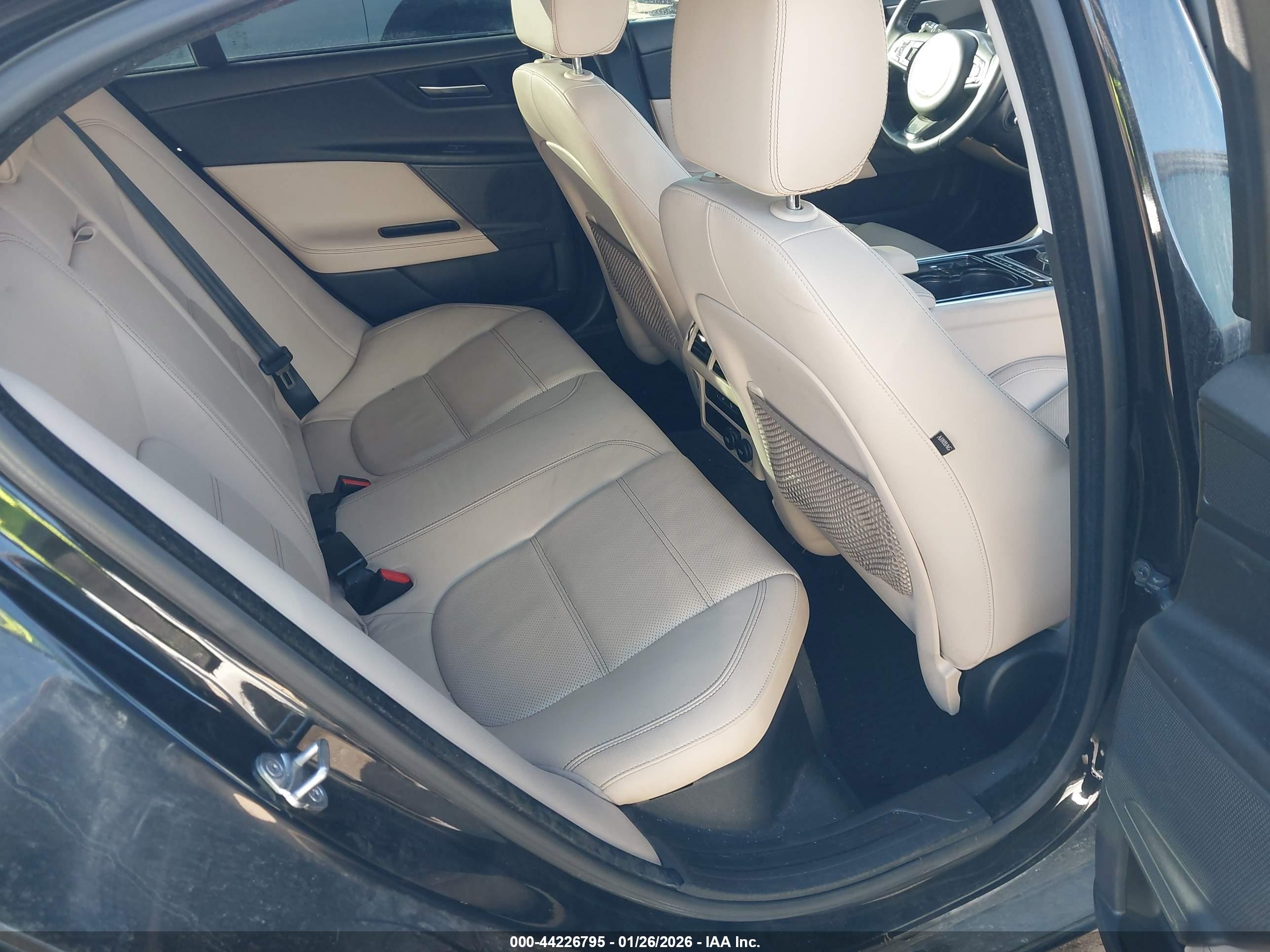 JAGUAR XE image 8