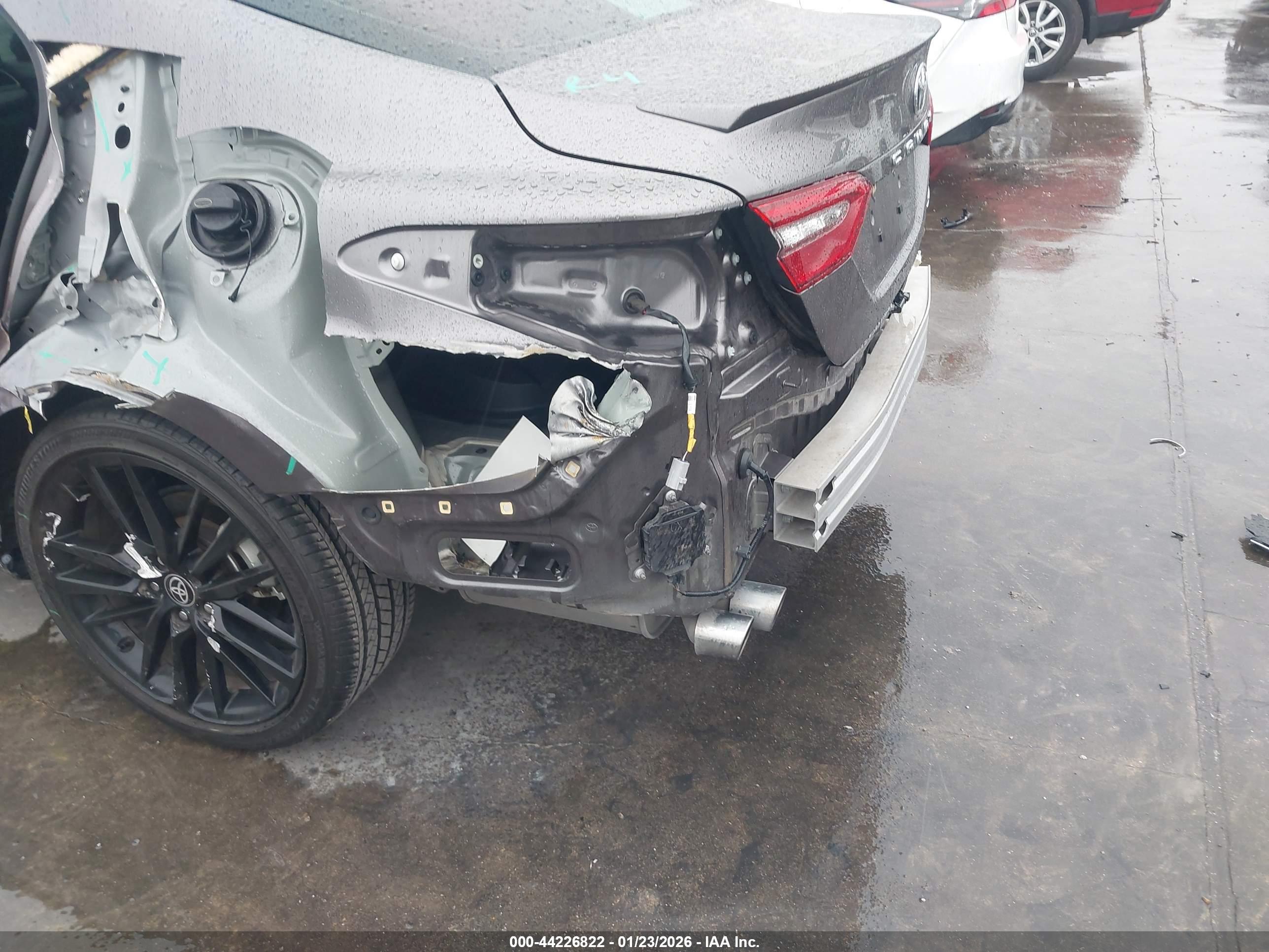 TOYOTA CAMRY image 6