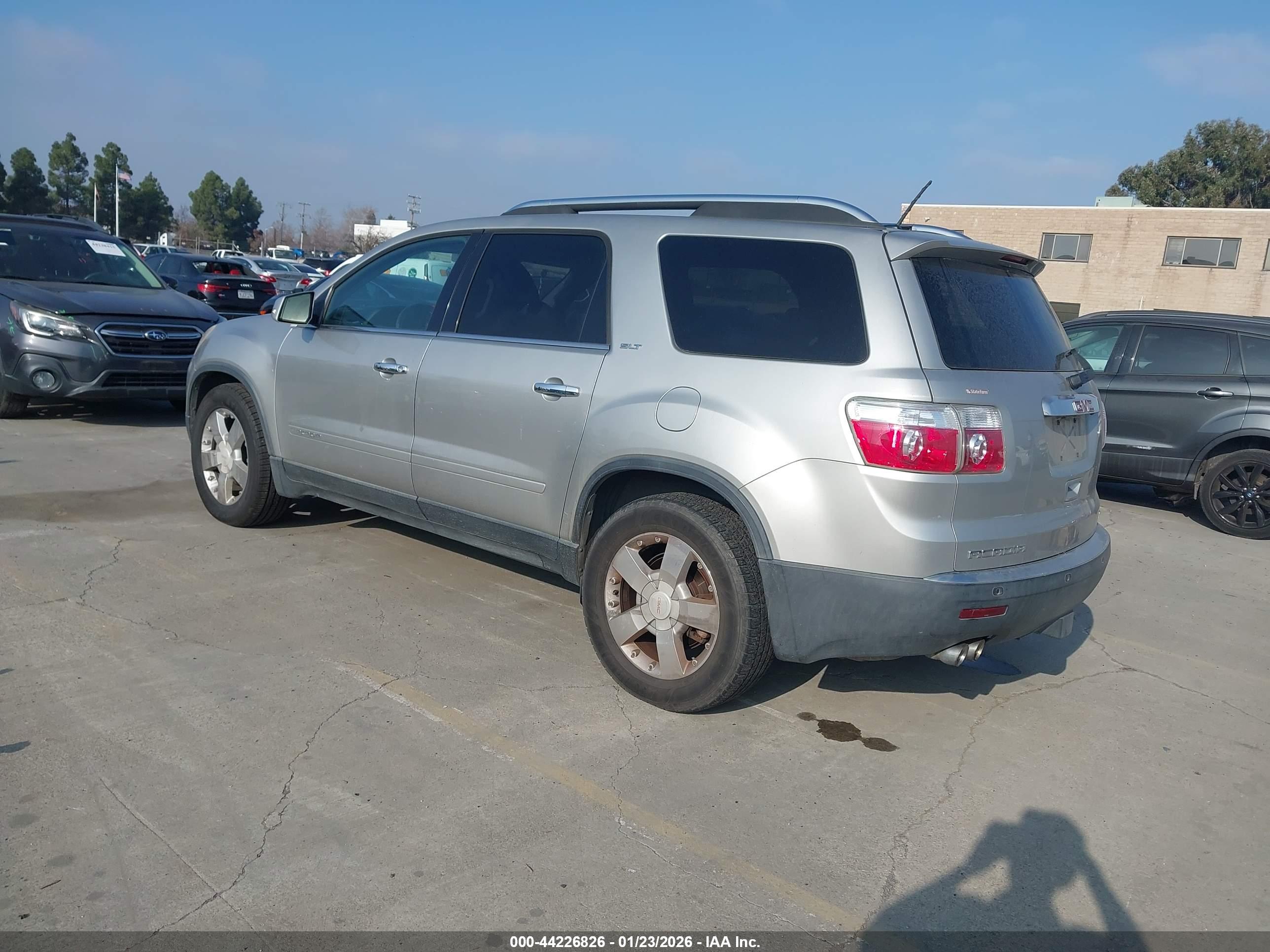 GMC ACADIA image 3