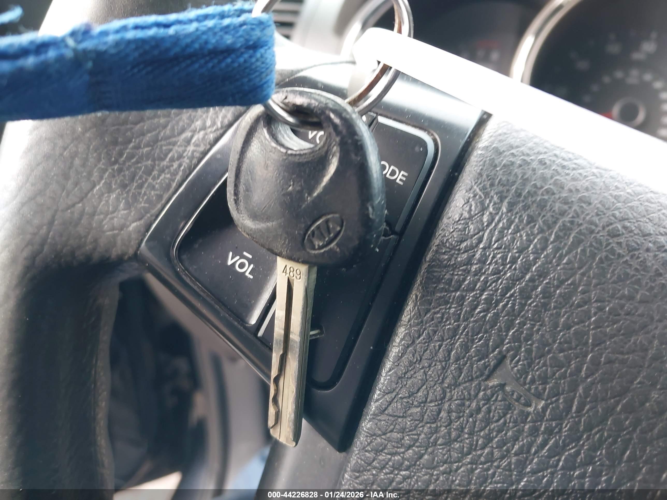 KIA SORENTO image 11