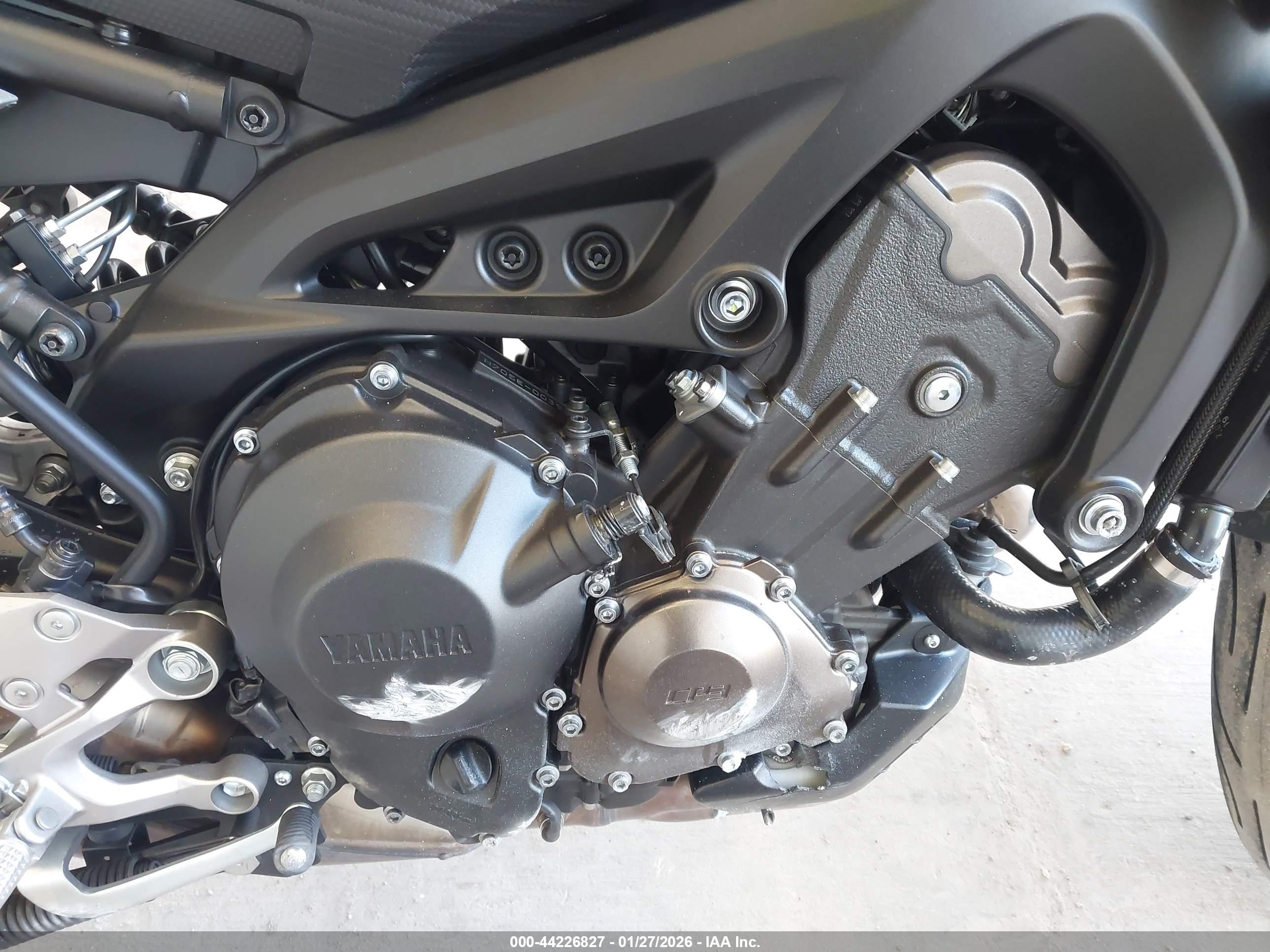YAMAHA FJ09 image 8