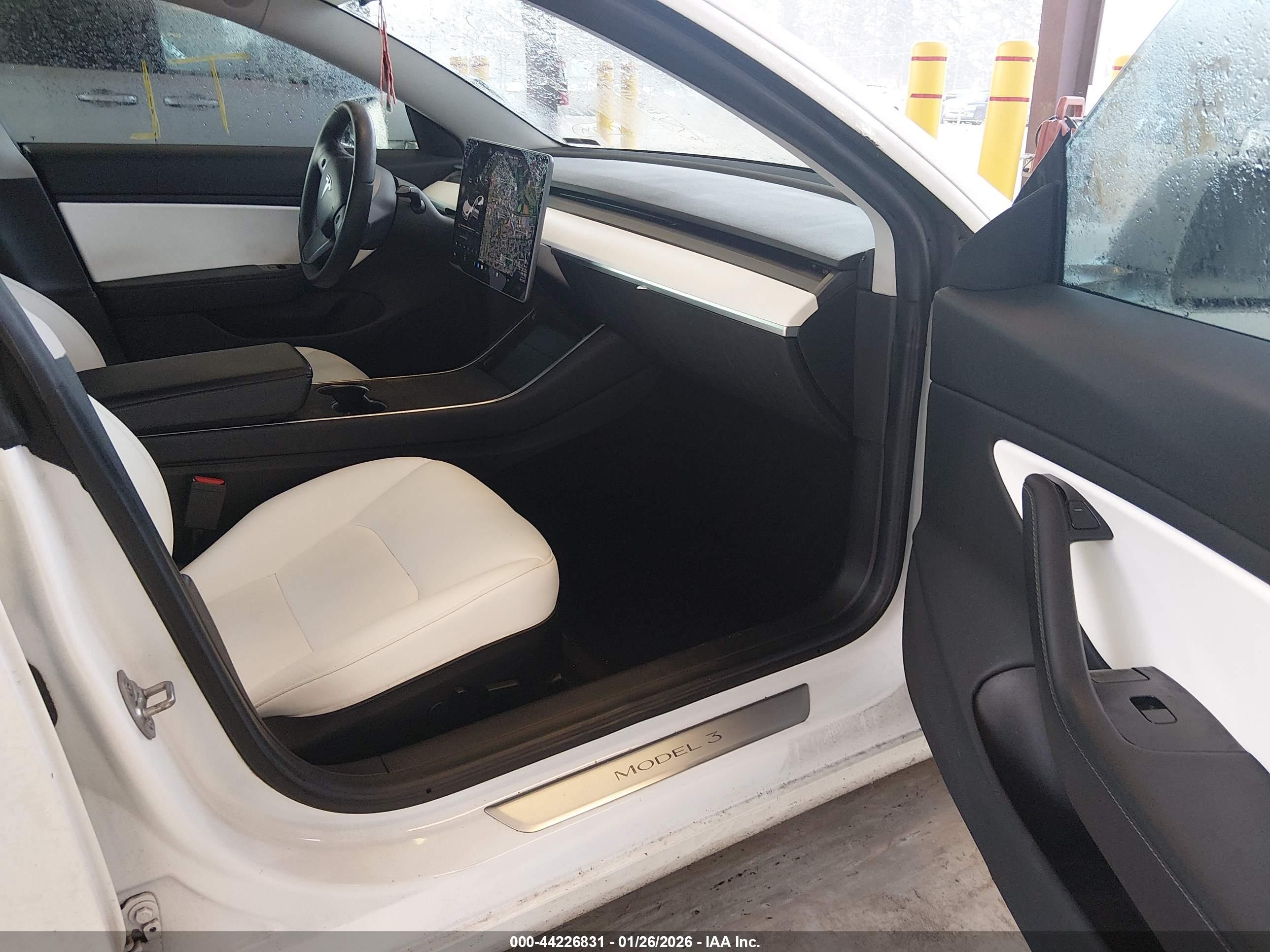 TESLA MODEL image 5