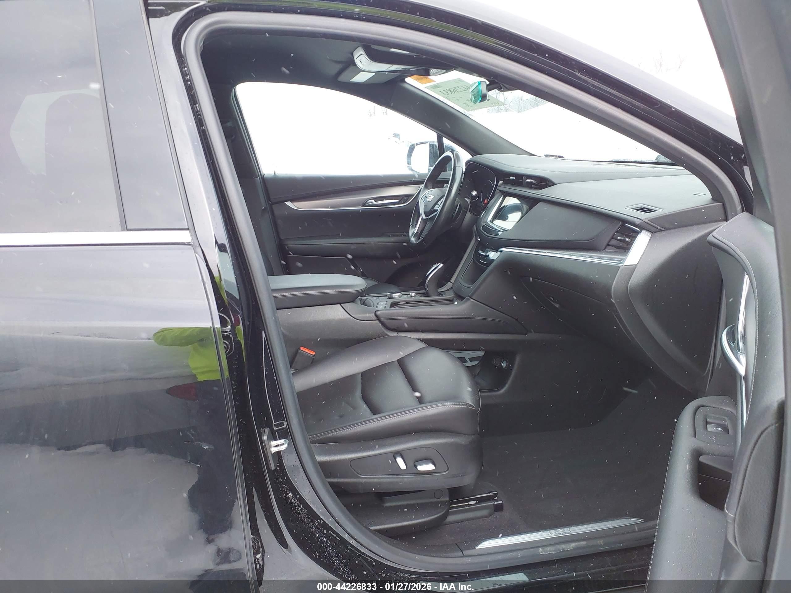 CADILLAC XT5 image 5