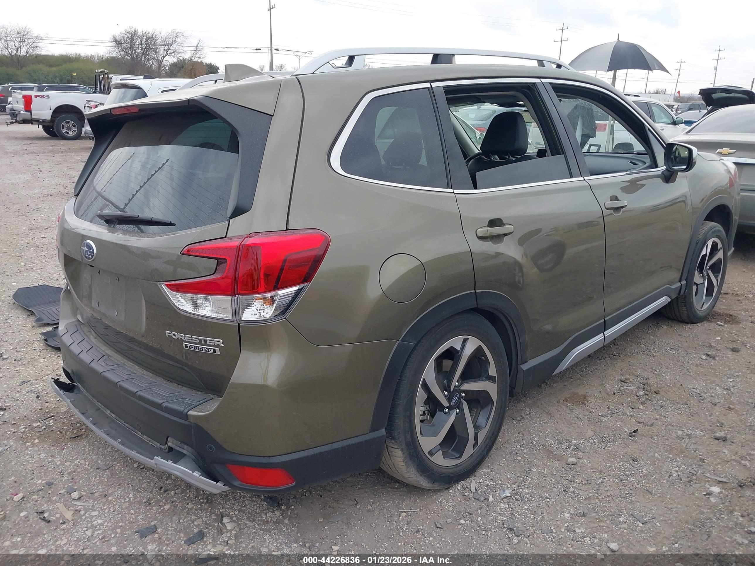 SUBARU FORESTER image 4