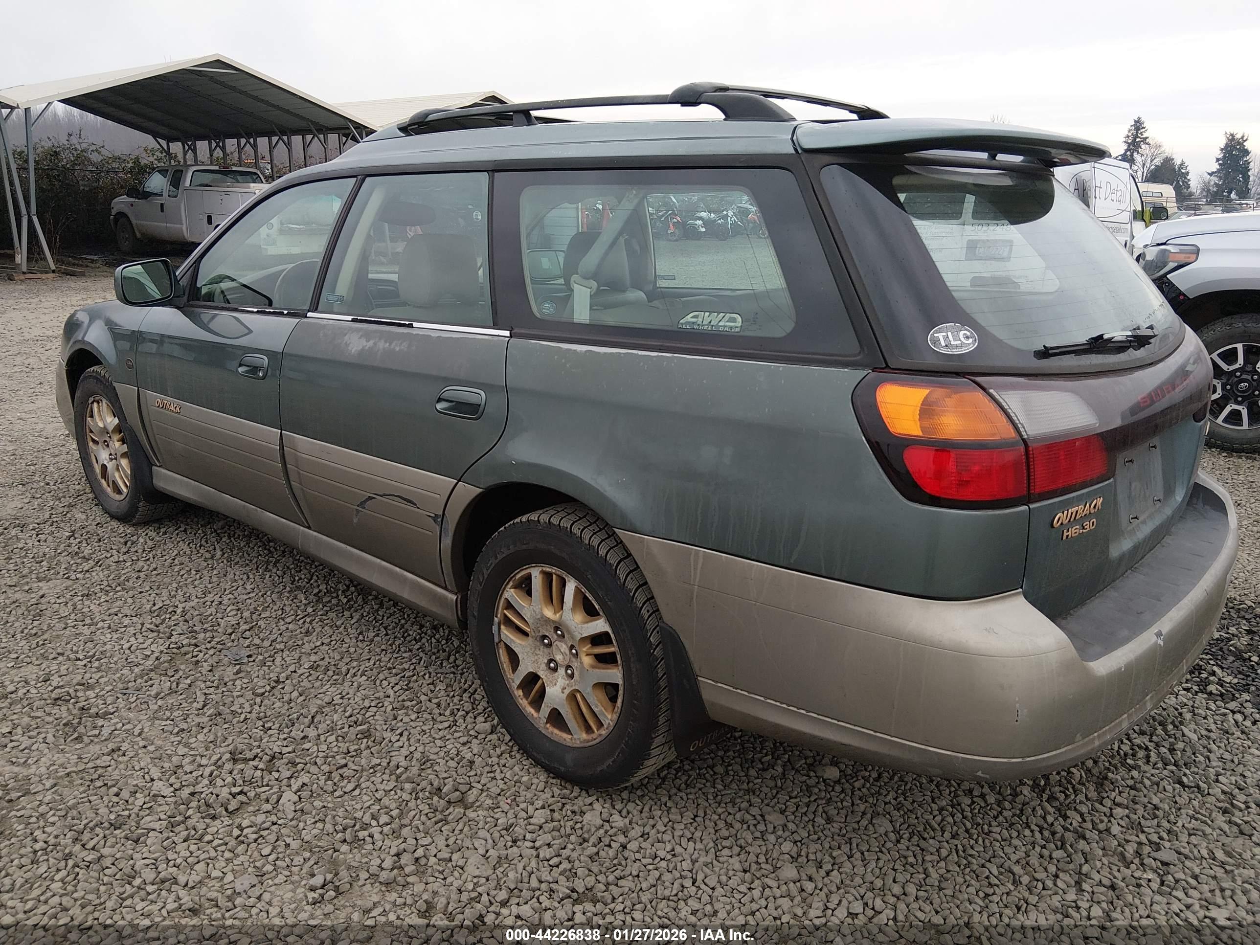 SUBARU OUTBACK image 3