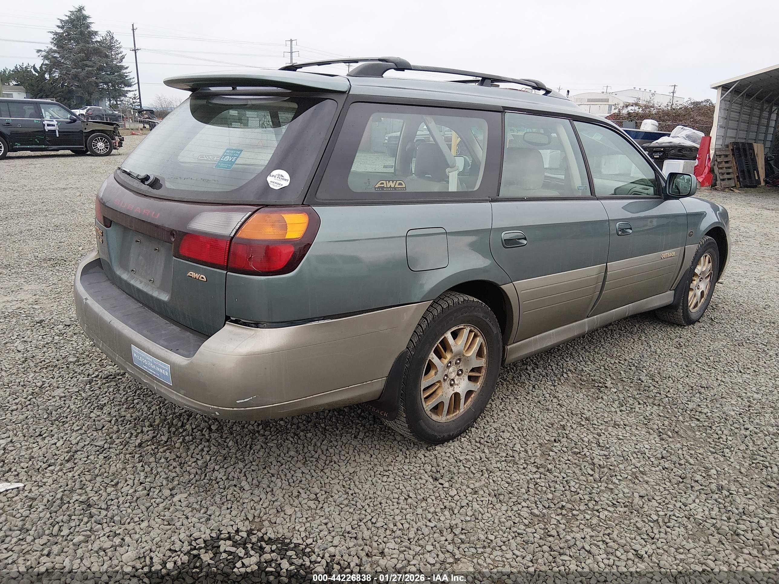 SUBARU OUTBACK image 4
