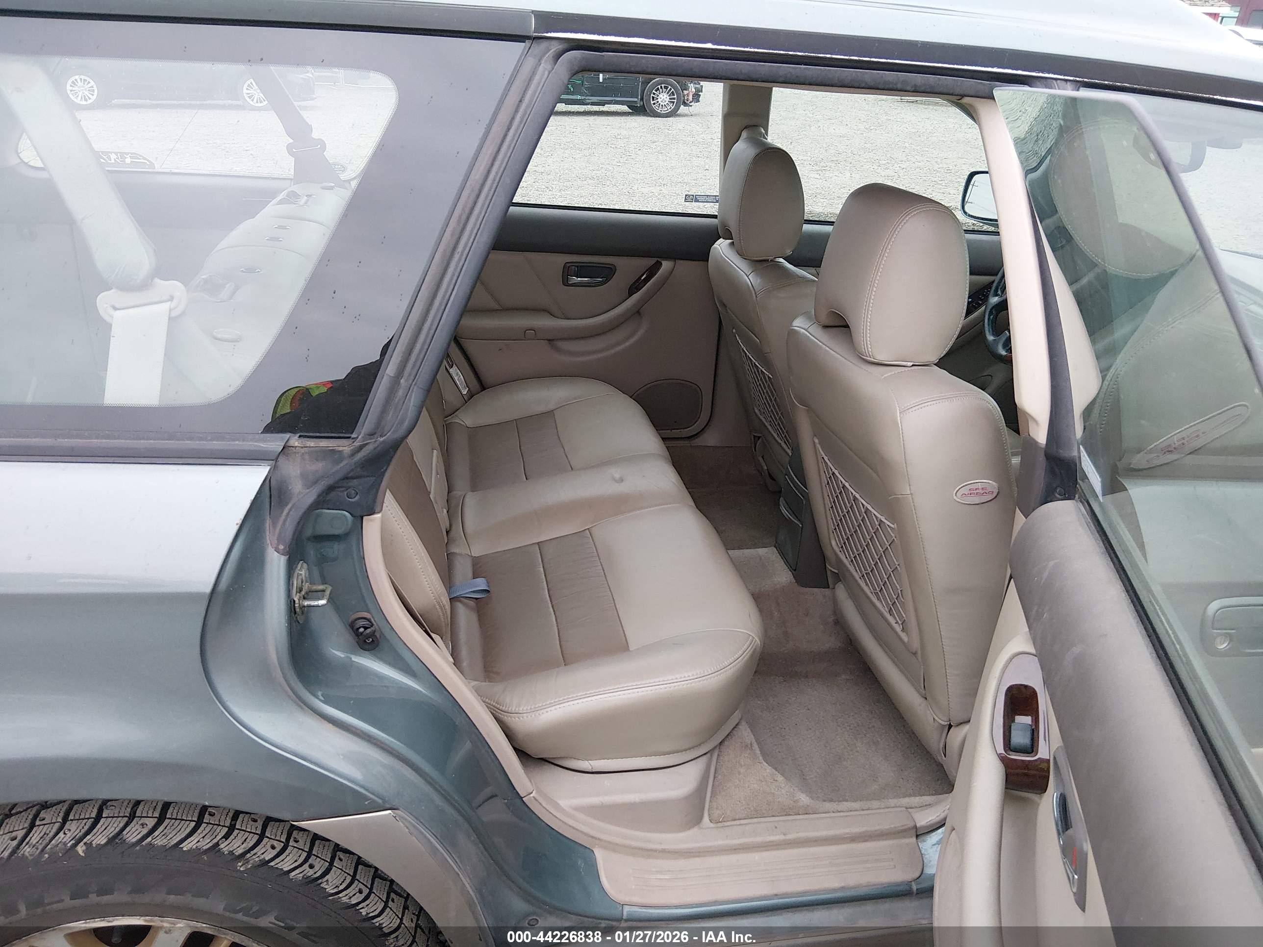 SUBARU OUTBACK image 8