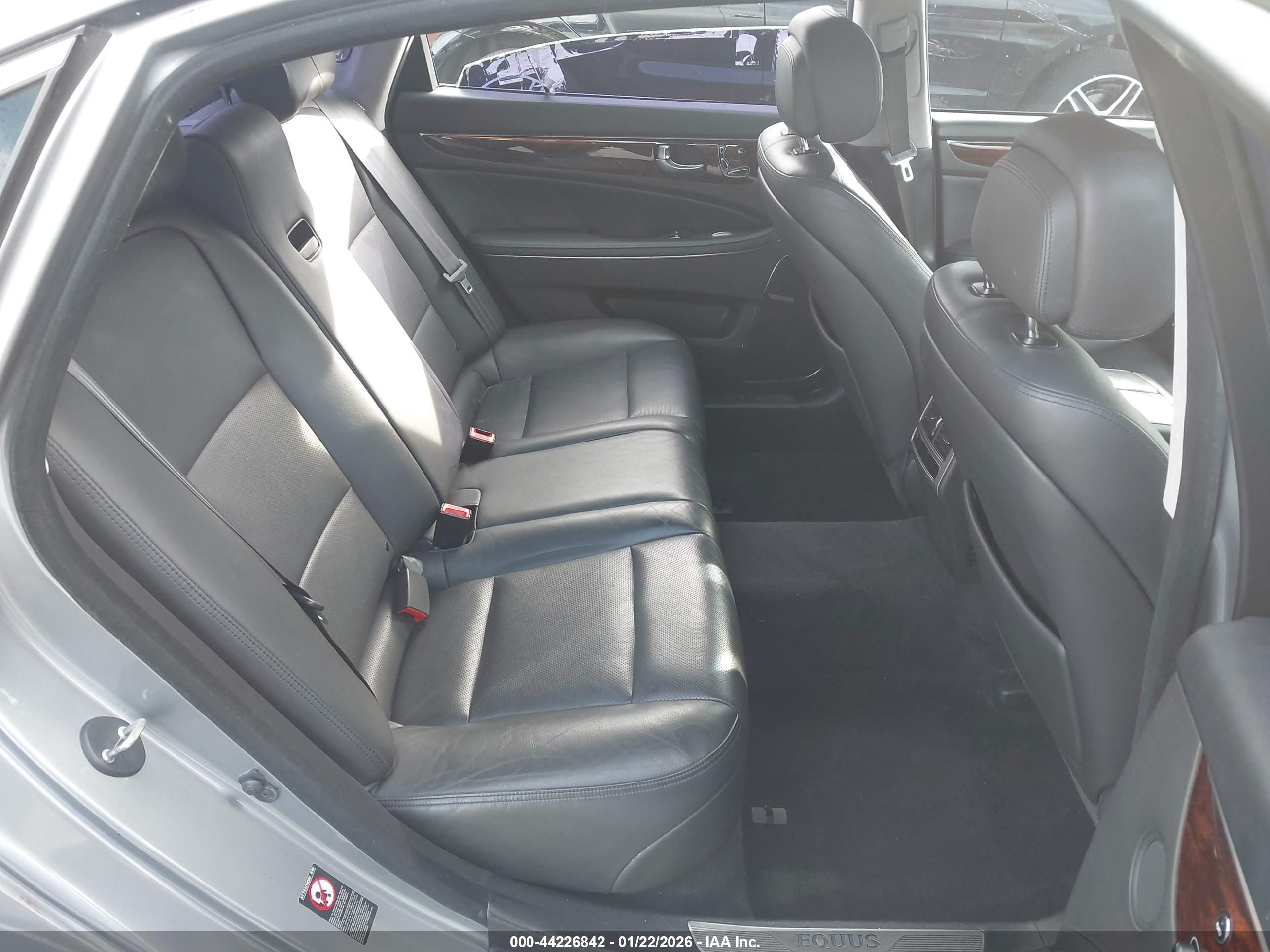 HYUNDAI EQUUS image 8