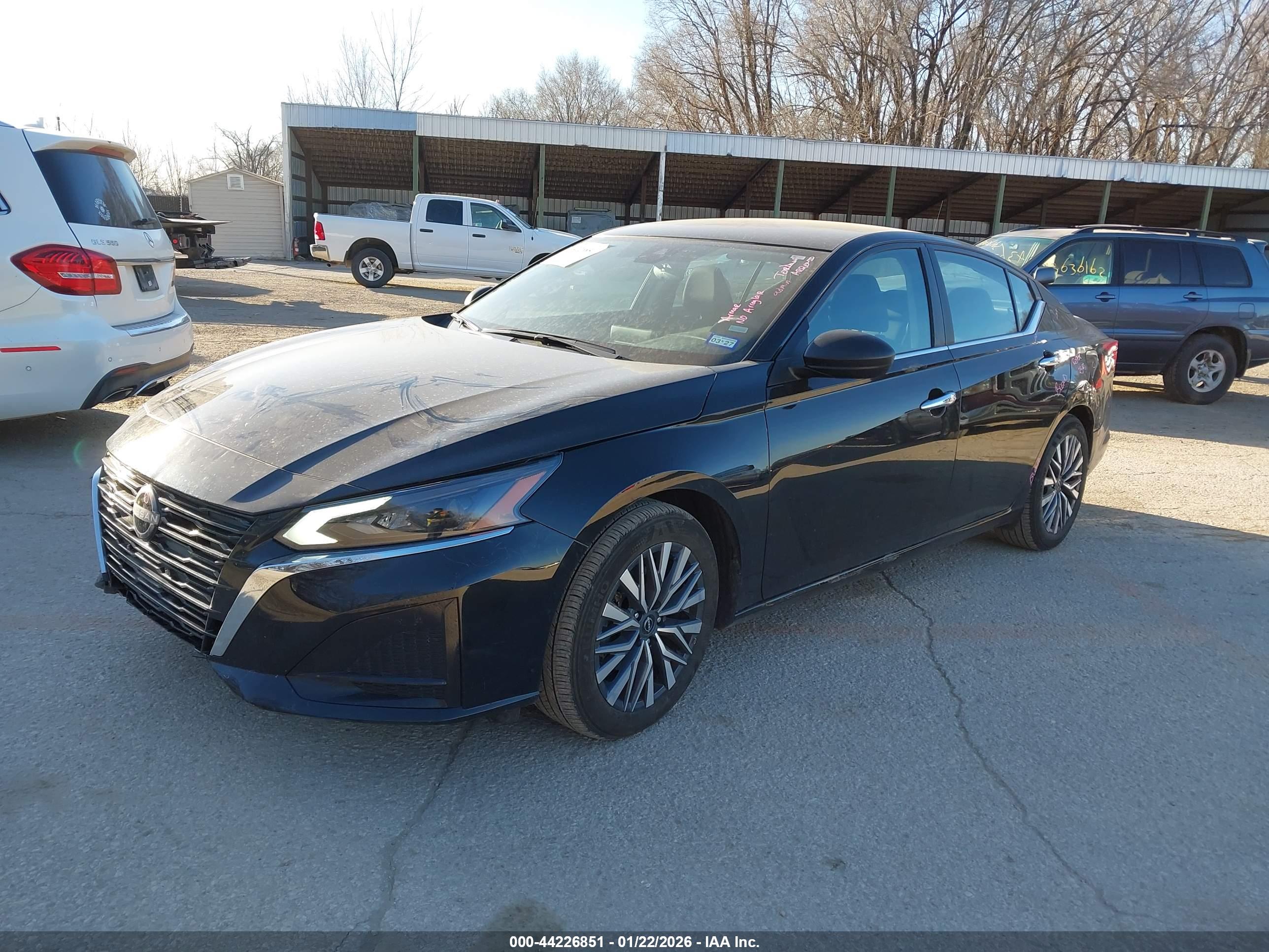 NISSAN ALTIMA image 2