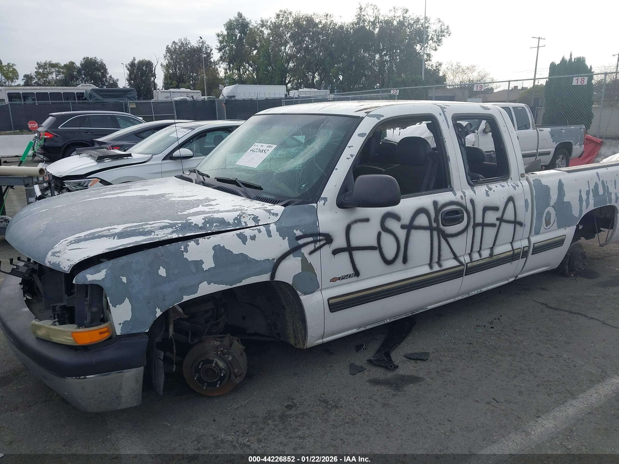 CHEVROLET SILVERADO image 6