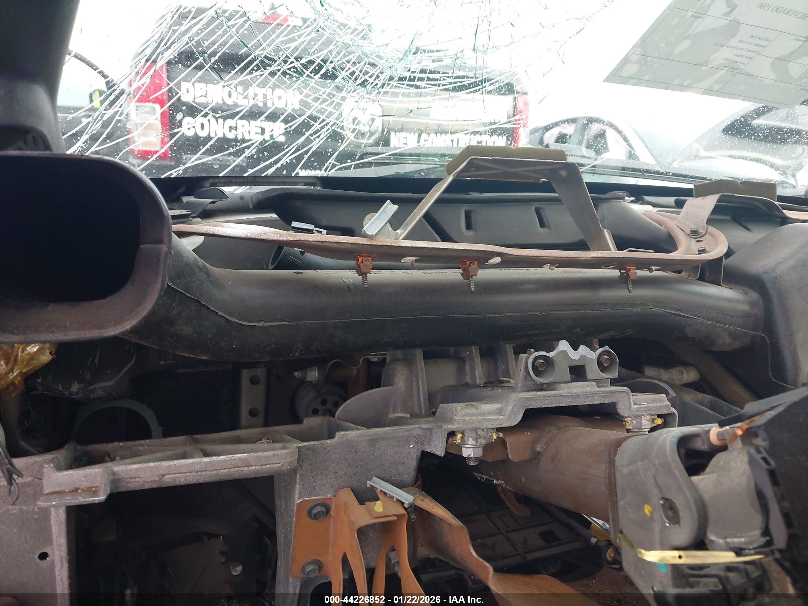 CHEVROLET SILVERADO image 7