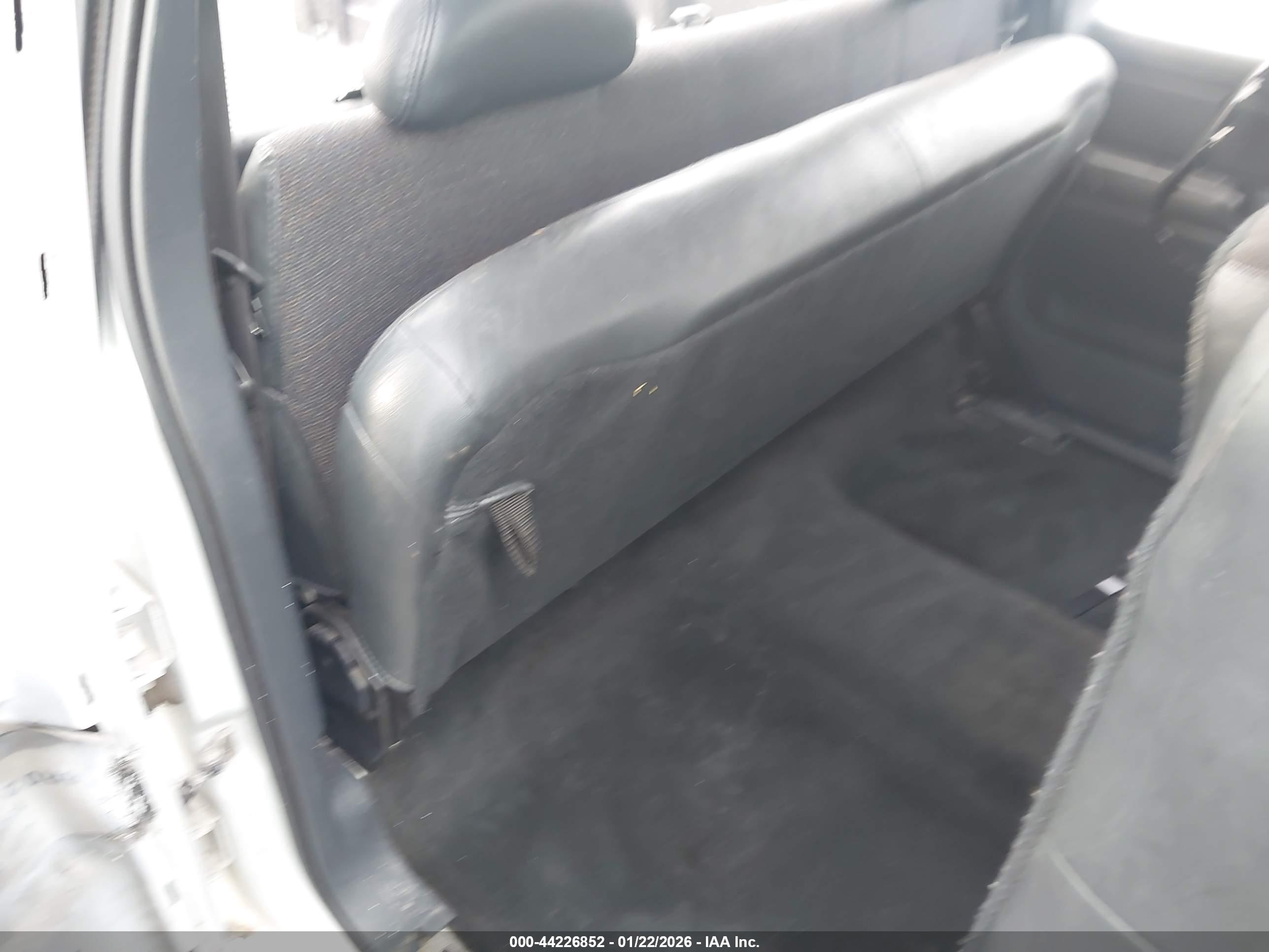 CHEVROLET SILVERADO image 8