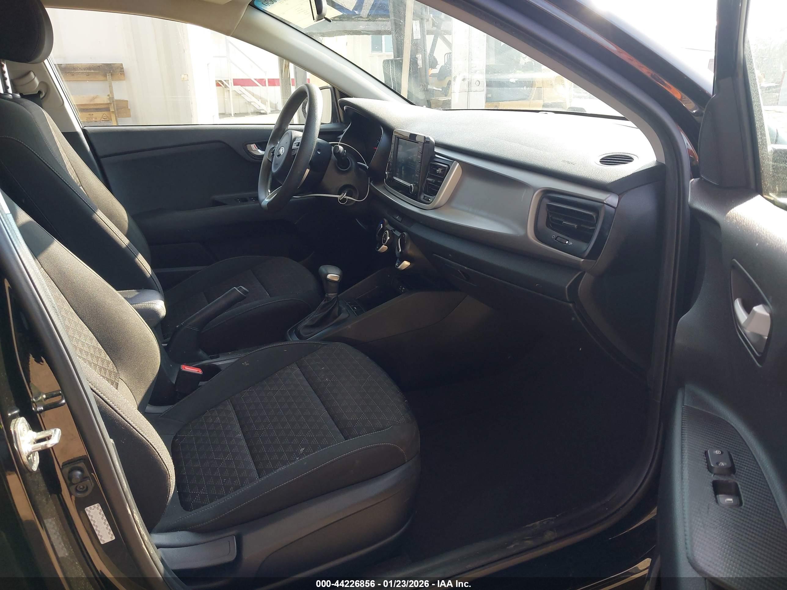 KIA RIO image 5