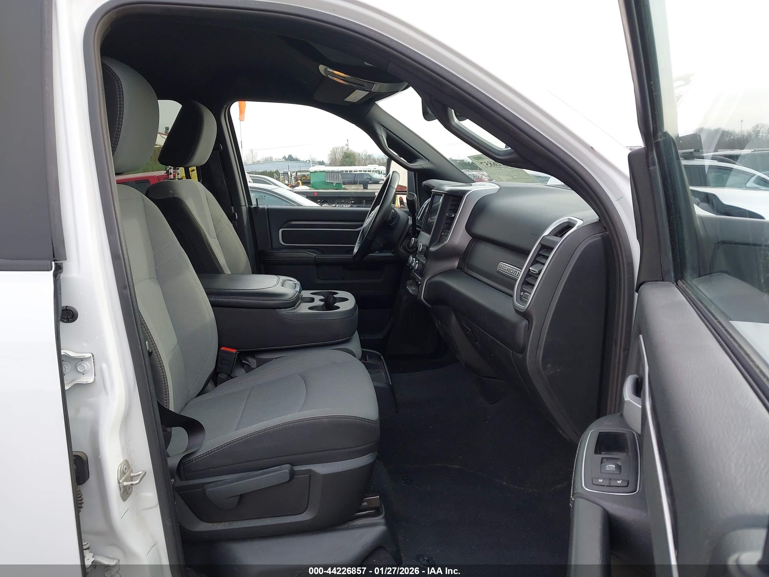 RAM 2500 image 5