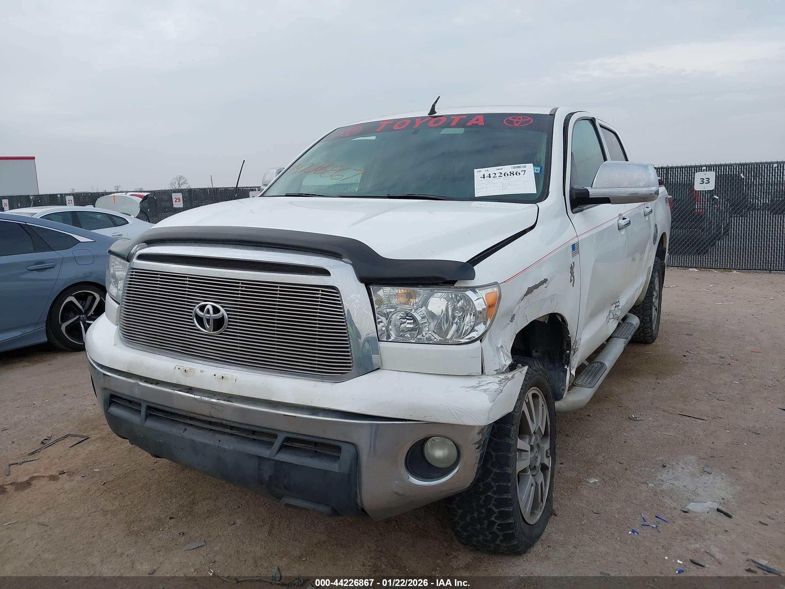 TOYOTA TUNDRA image 2