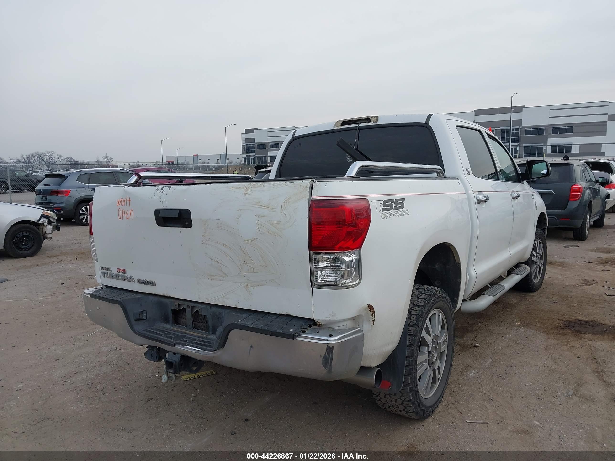 TOYOTA TUNDRA image 4