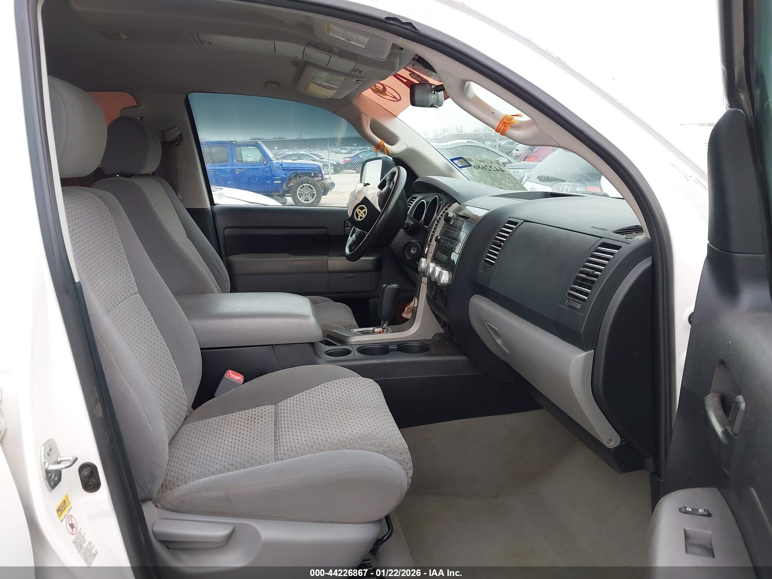 TOYOTA TUNDRA image 5