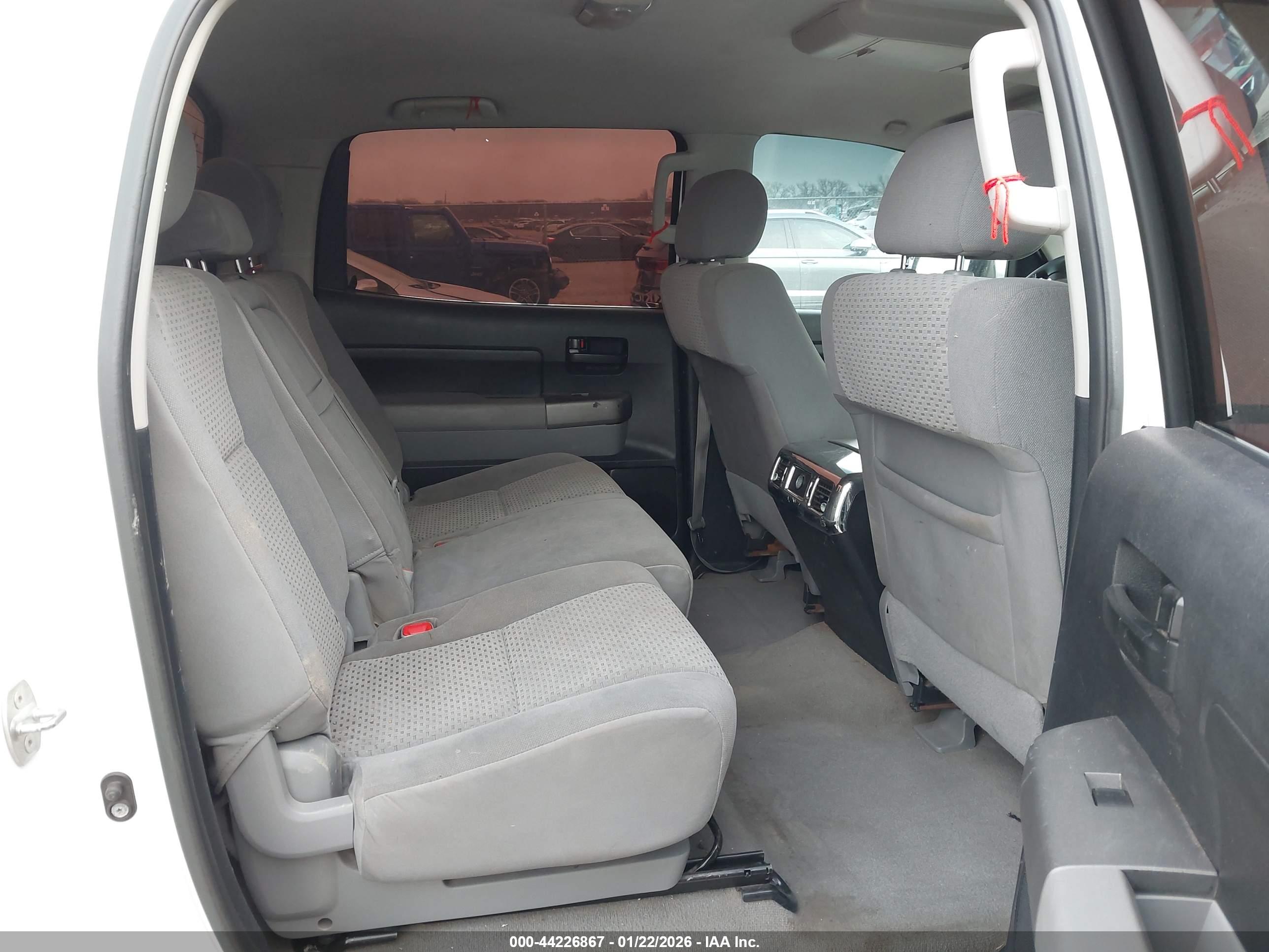 TOYOTA TUNDRA image 8