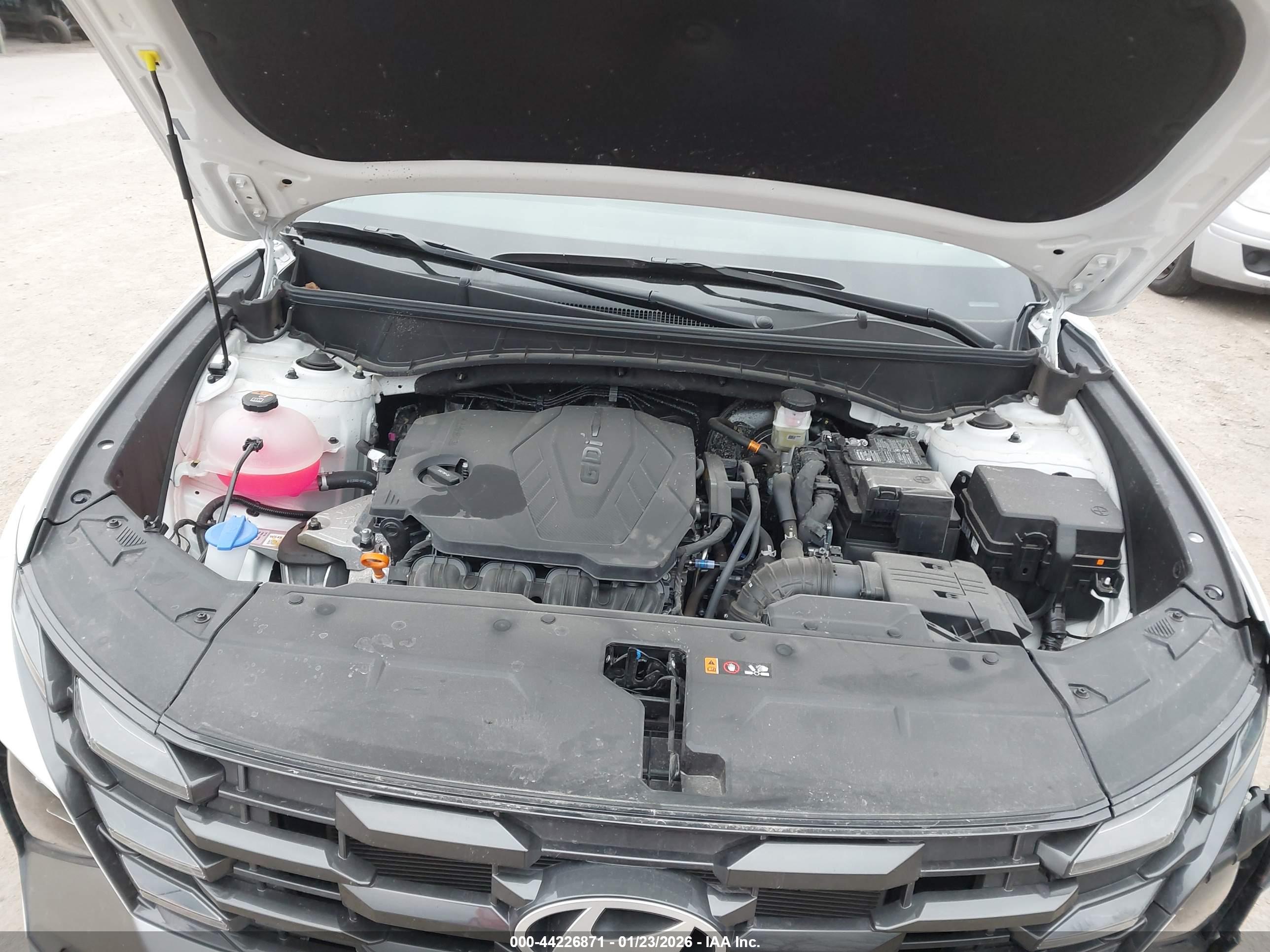 HYUNDAI TUCSON image 10