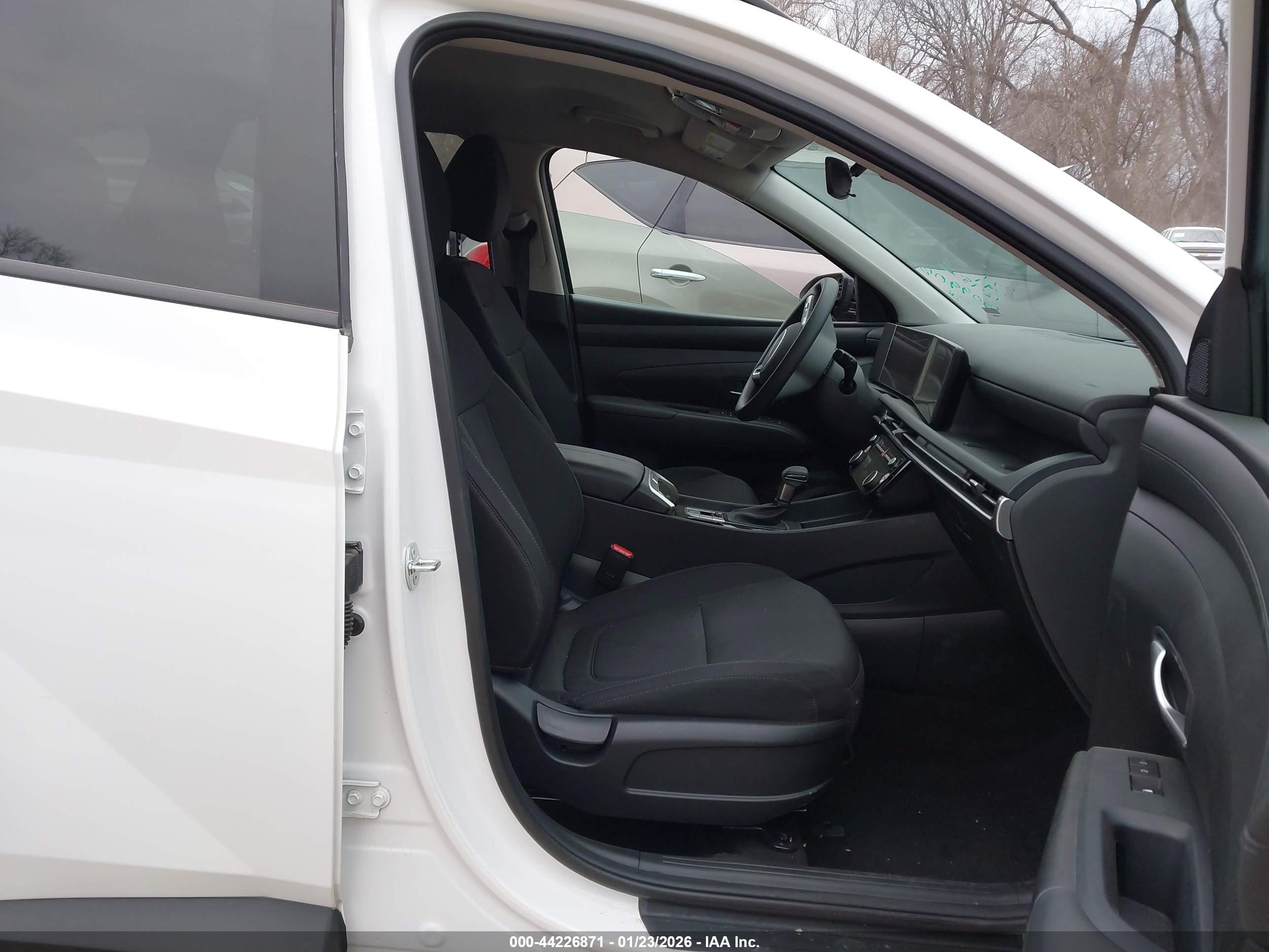 HYUNDAI TUCSON image 5
