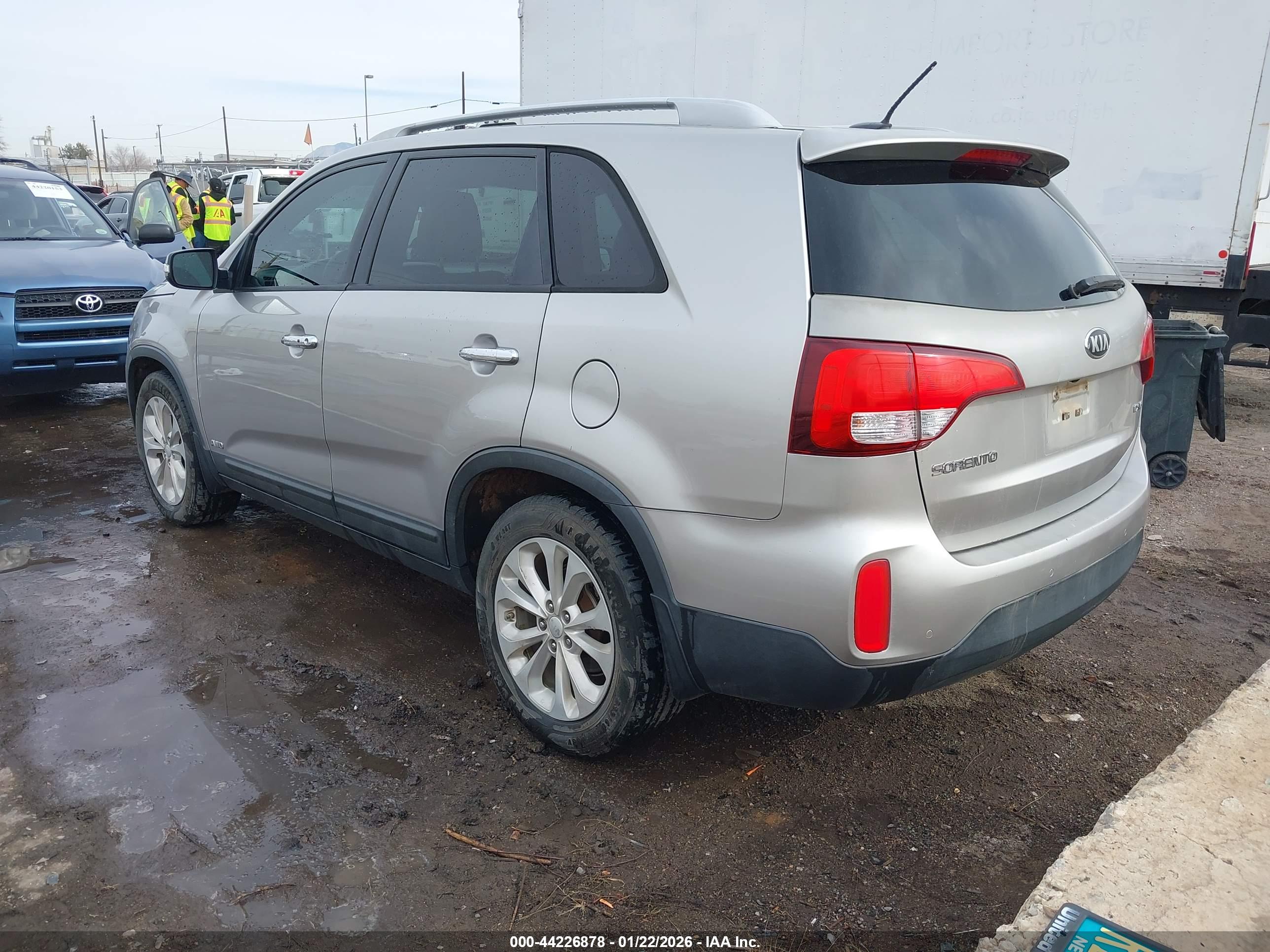 KIA SORENTO image 3