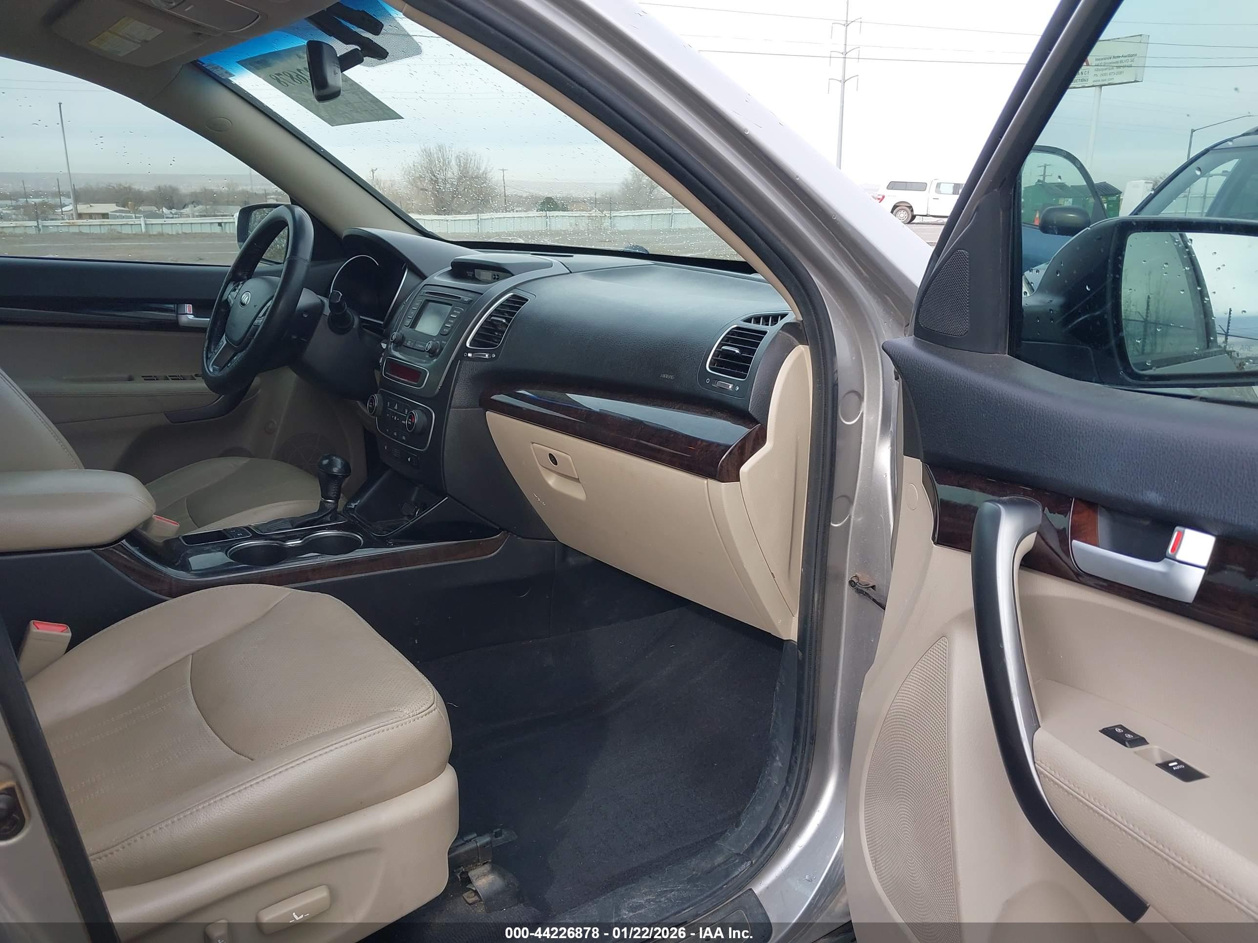 KIA SORENTO image 5