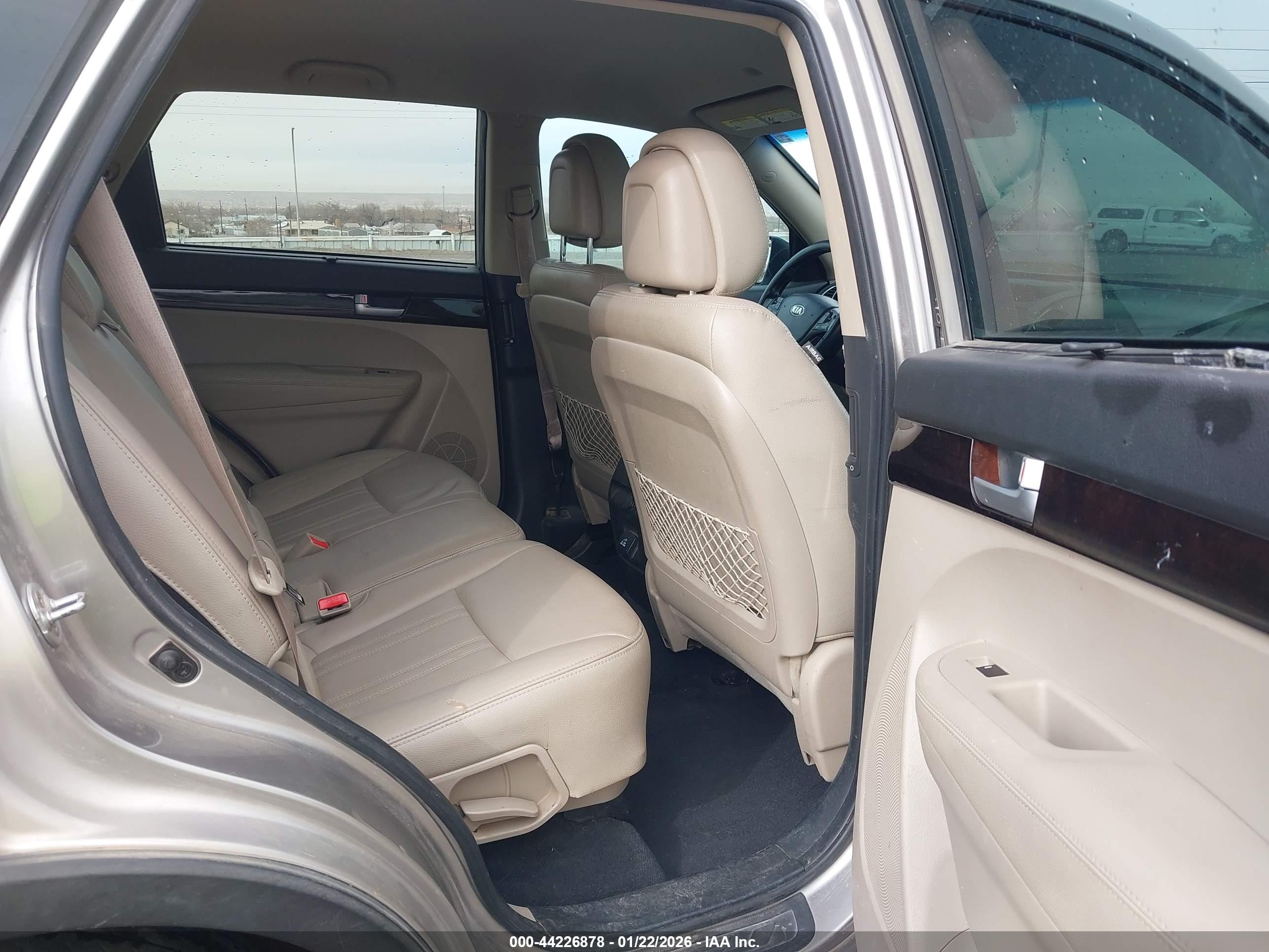KIA SORENTO image 8