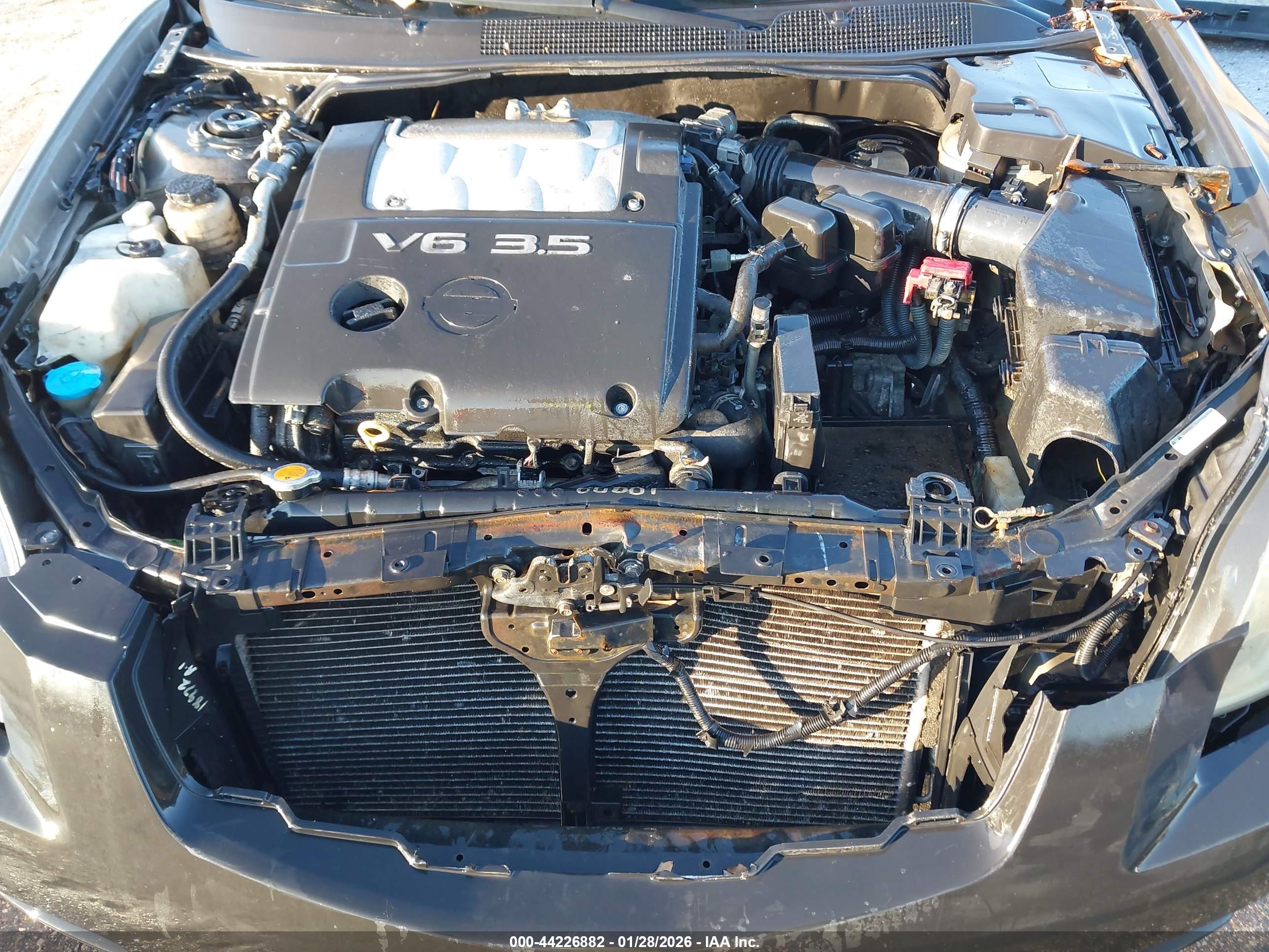 NISSAN MAXIMA image 10