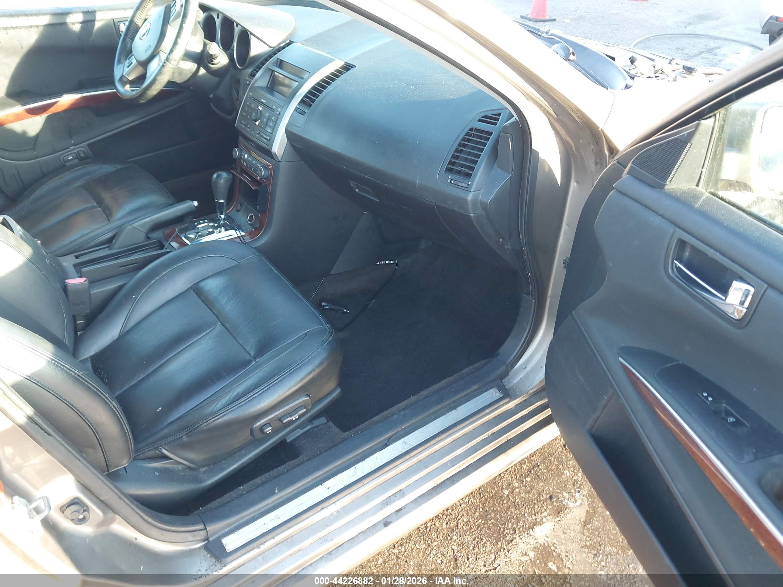 NISSAN MAXIMA image 5