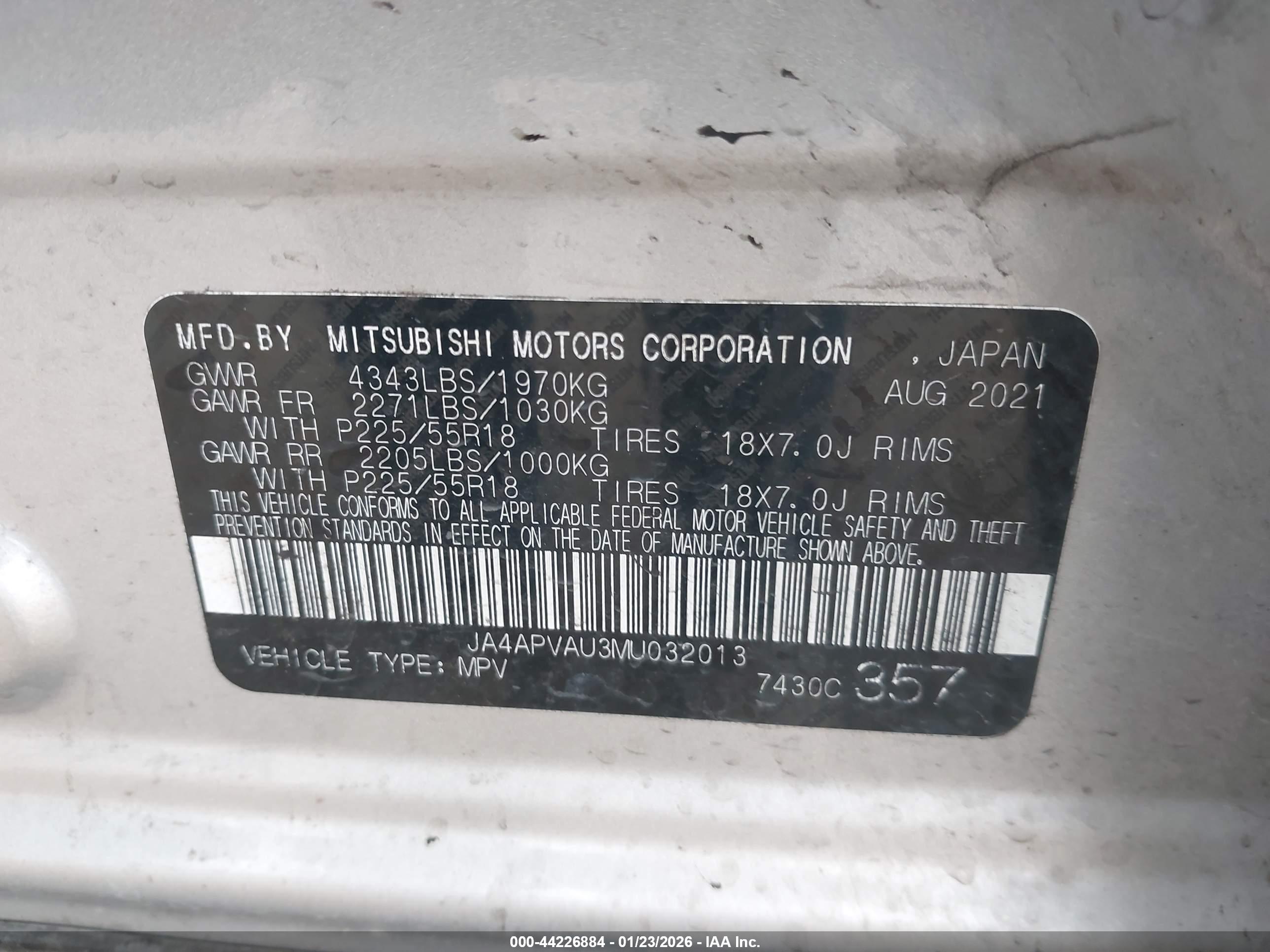 MITSUBISHI OUTLANDER image 9