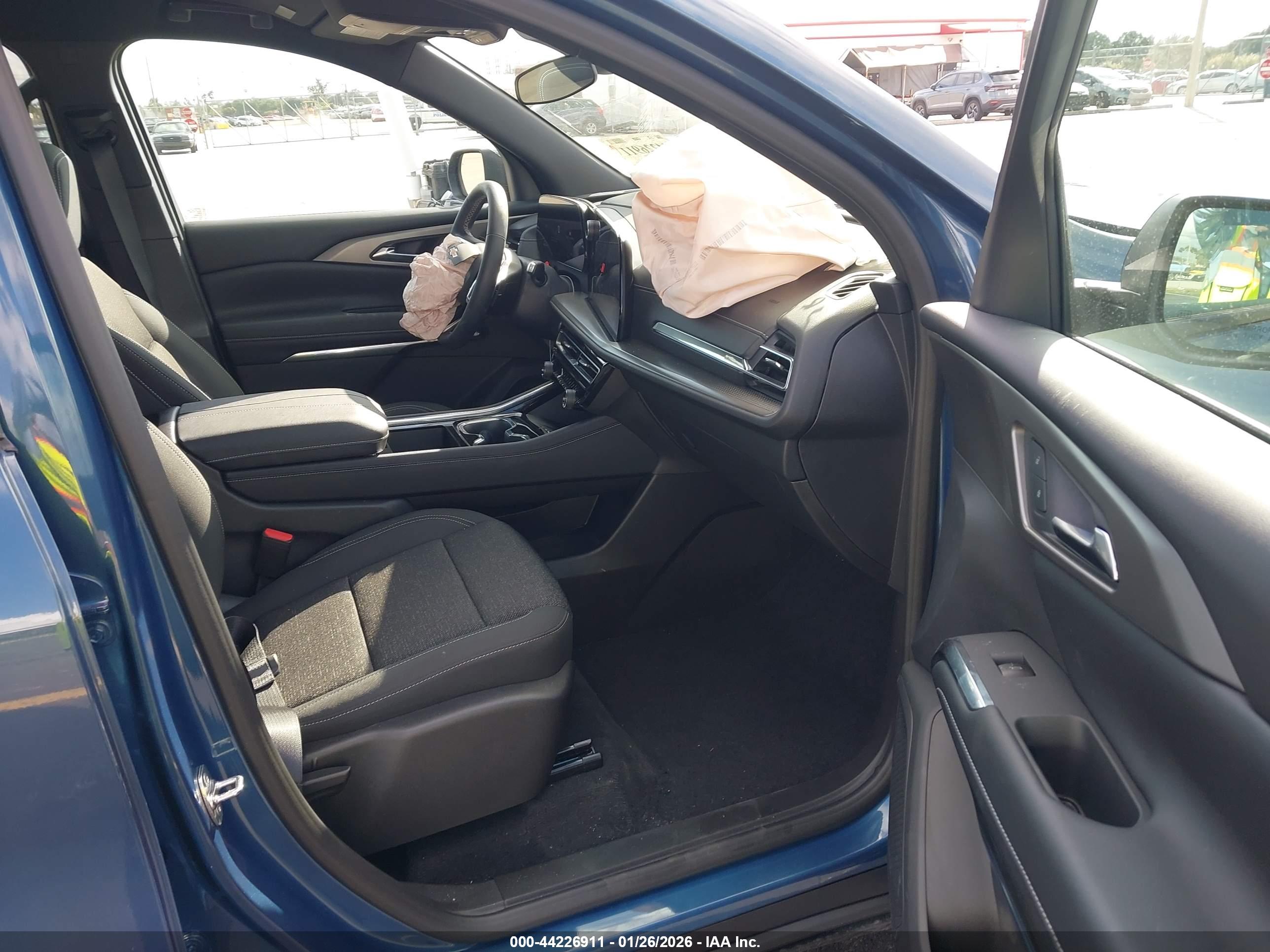 CHEVROLET TRAVERSE image 5