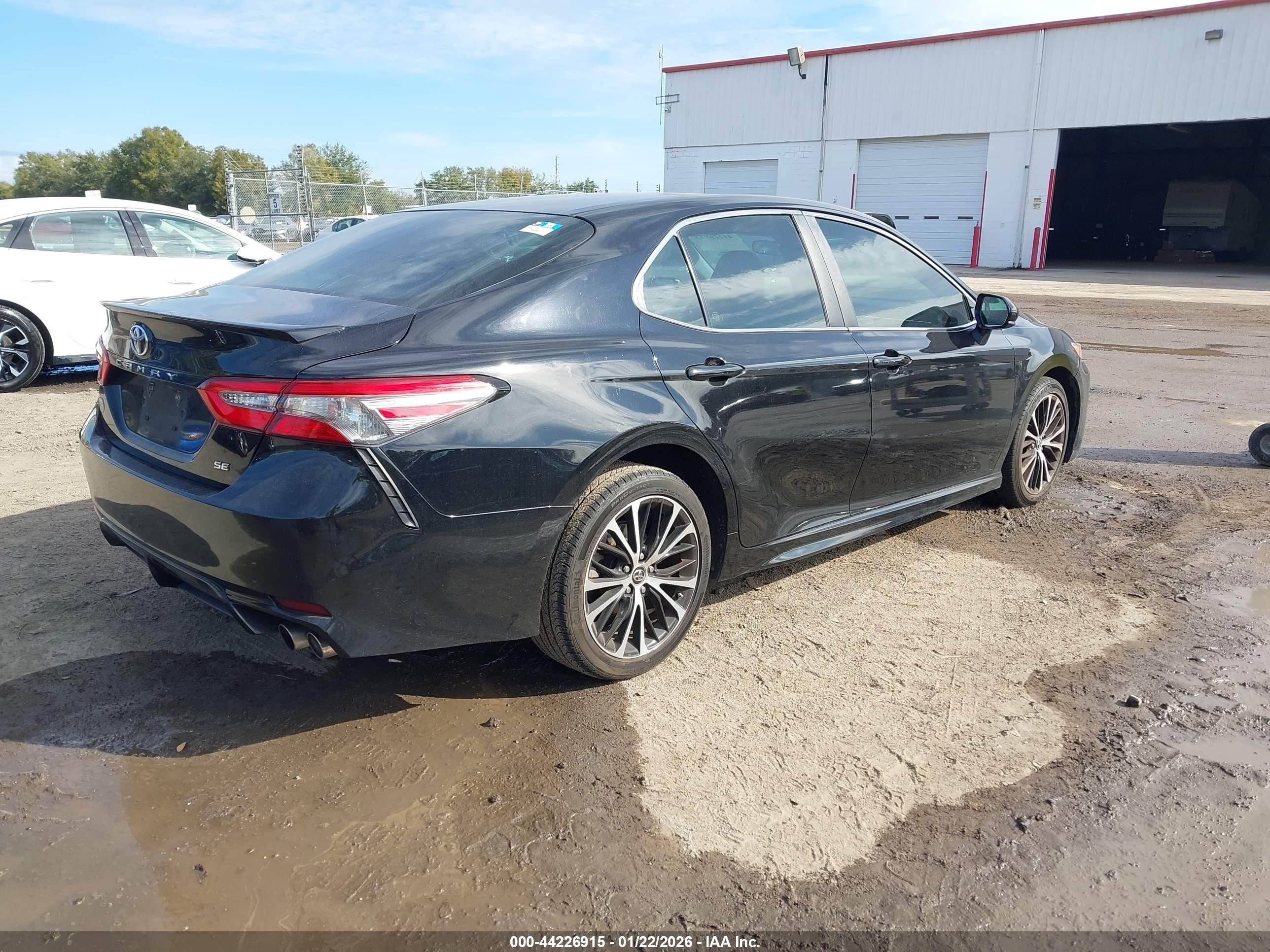 TOYOTA CAMRY image 4