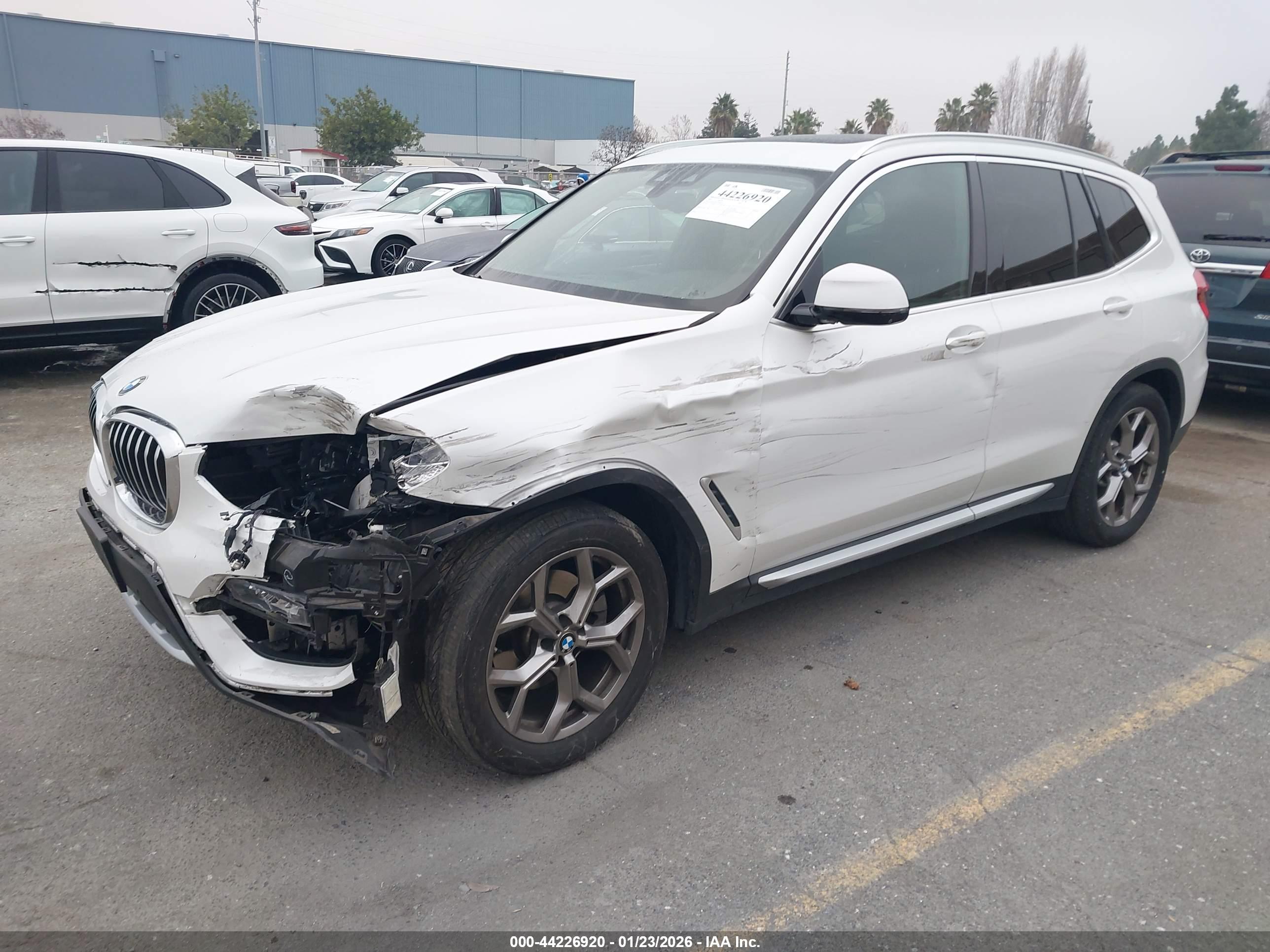 BMW X3 image 2