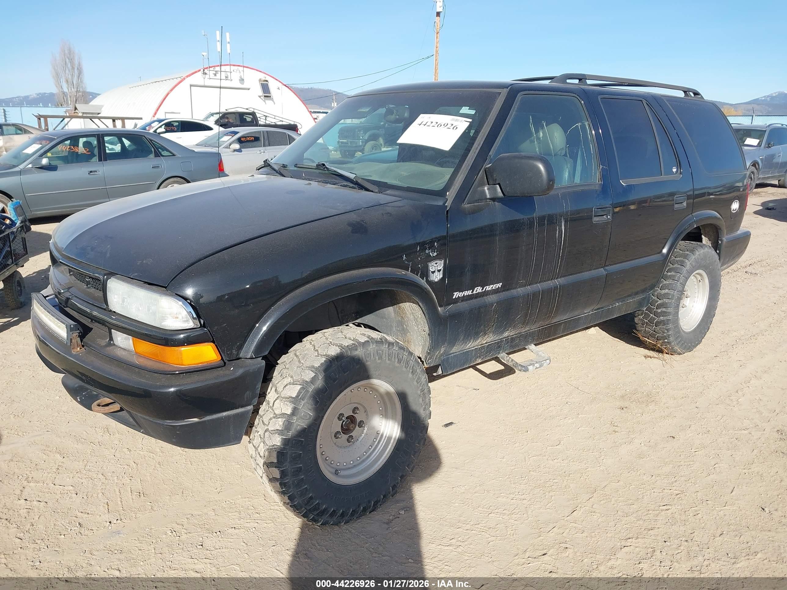 CHEVROLET BLAZER image 2