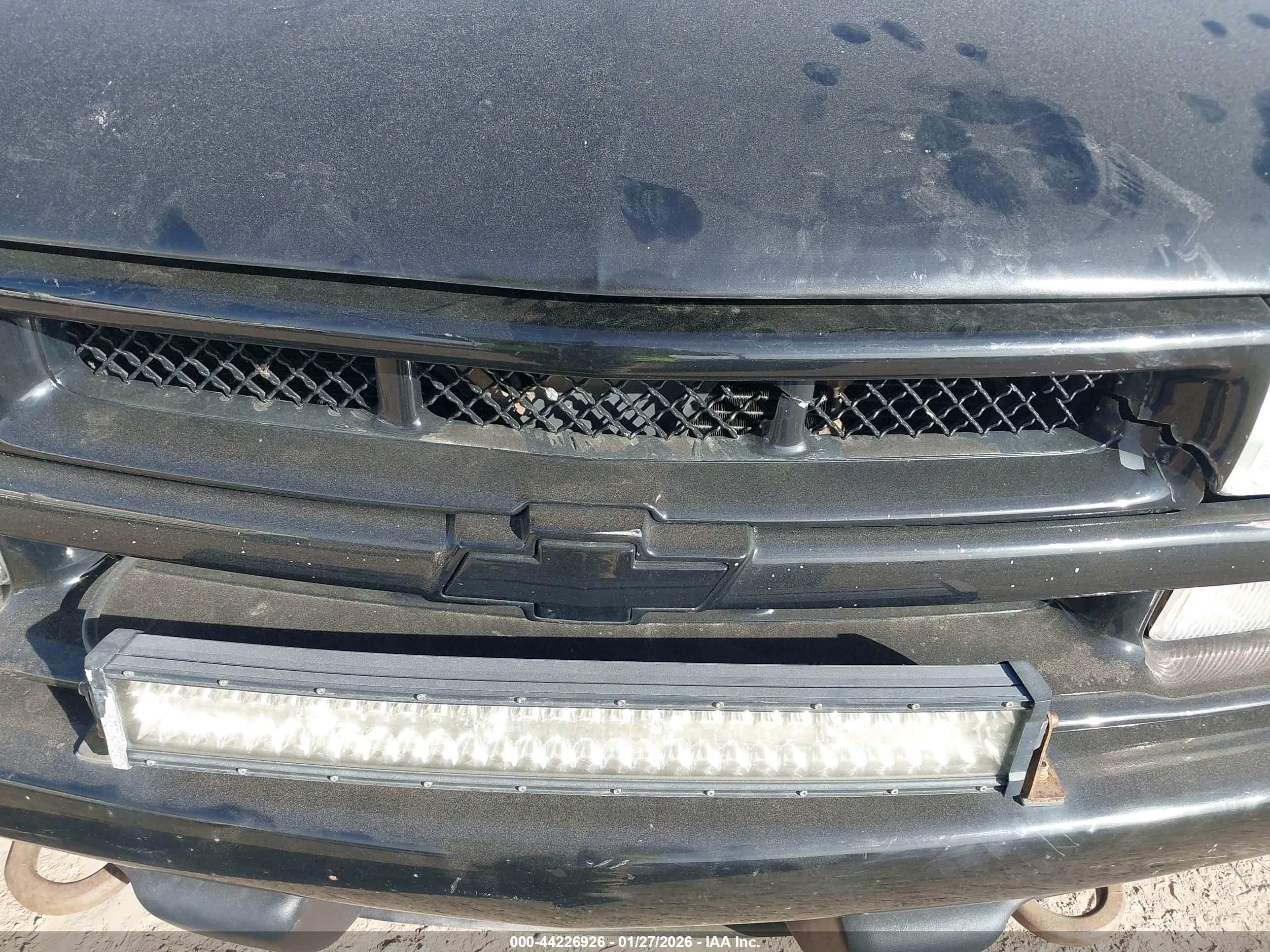 CHEVROLET BLAZER image 6