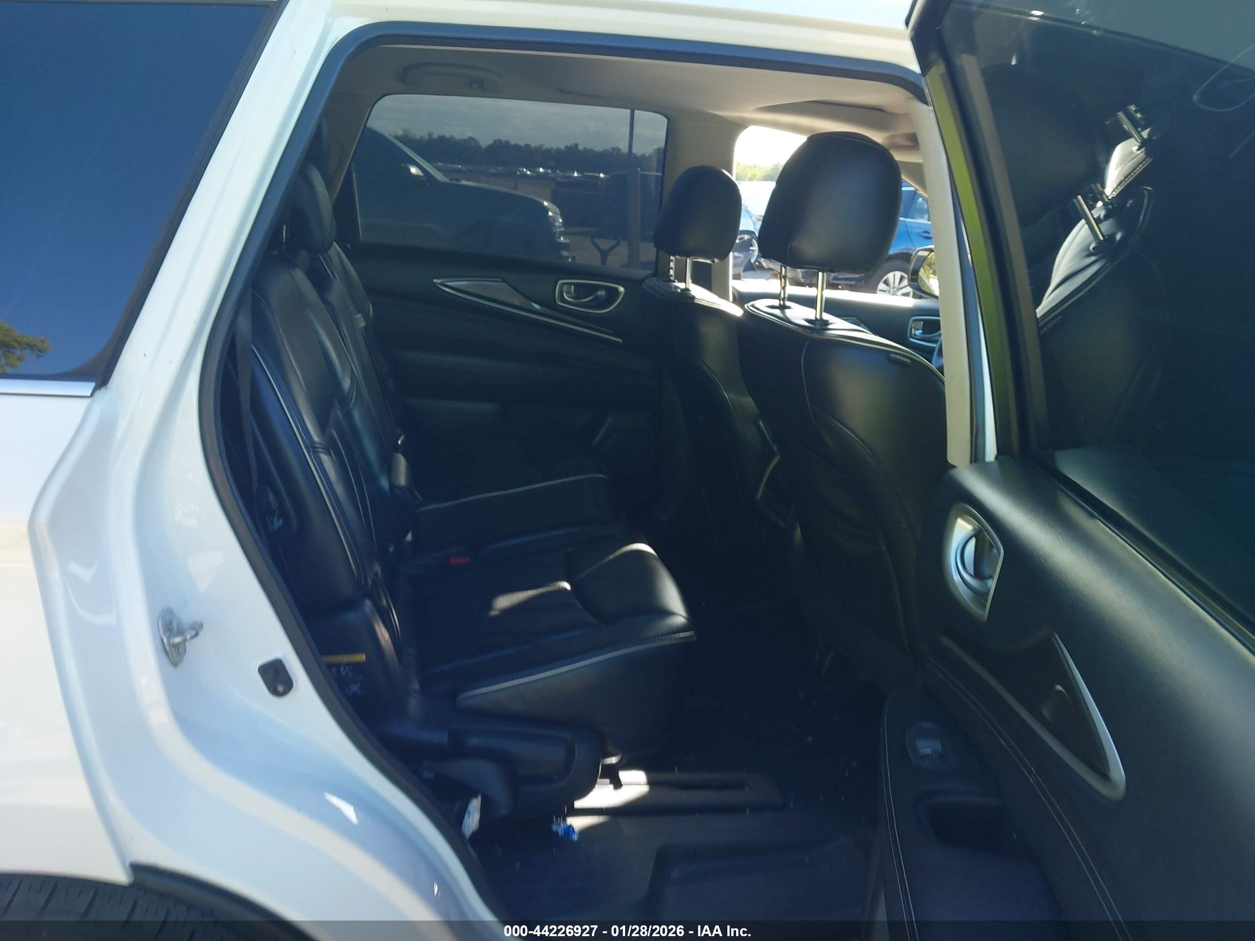 INFINITI QX60 image 8